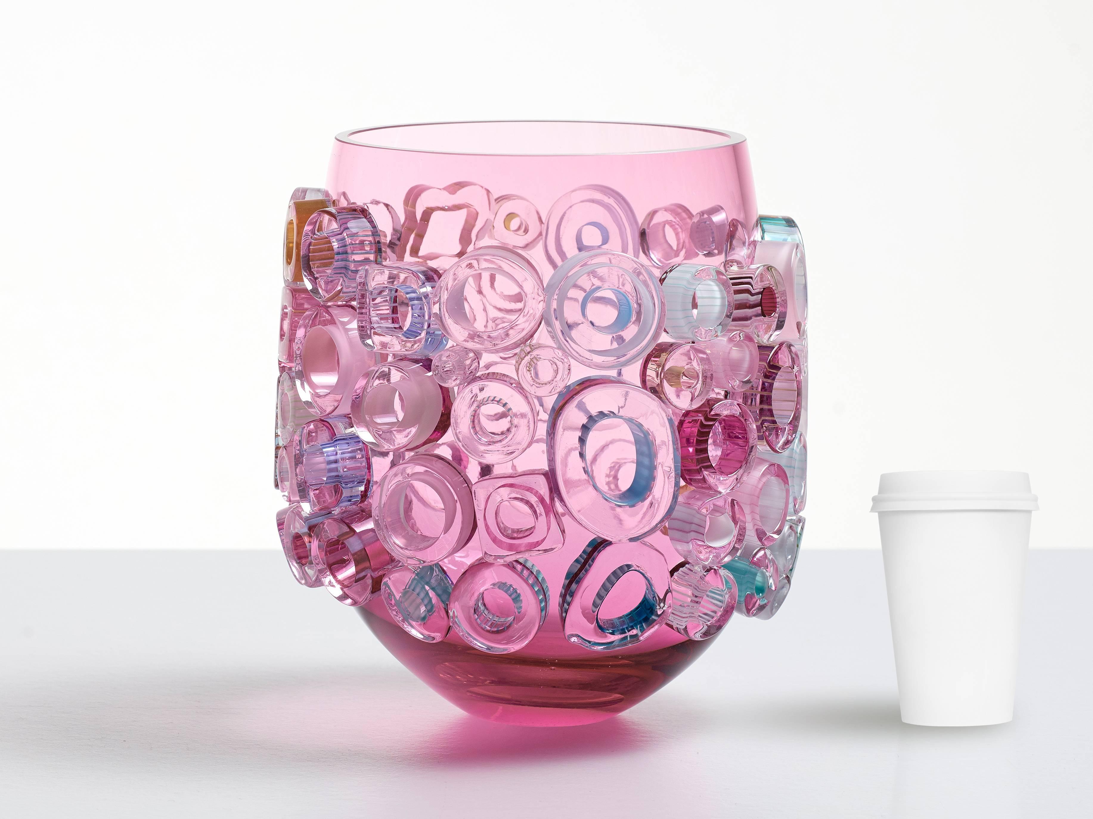 Blown glass vessel. Murano style glass vase. Pink sculptural vase. Dutch artist. - Sculpture by Sabine Lintzen