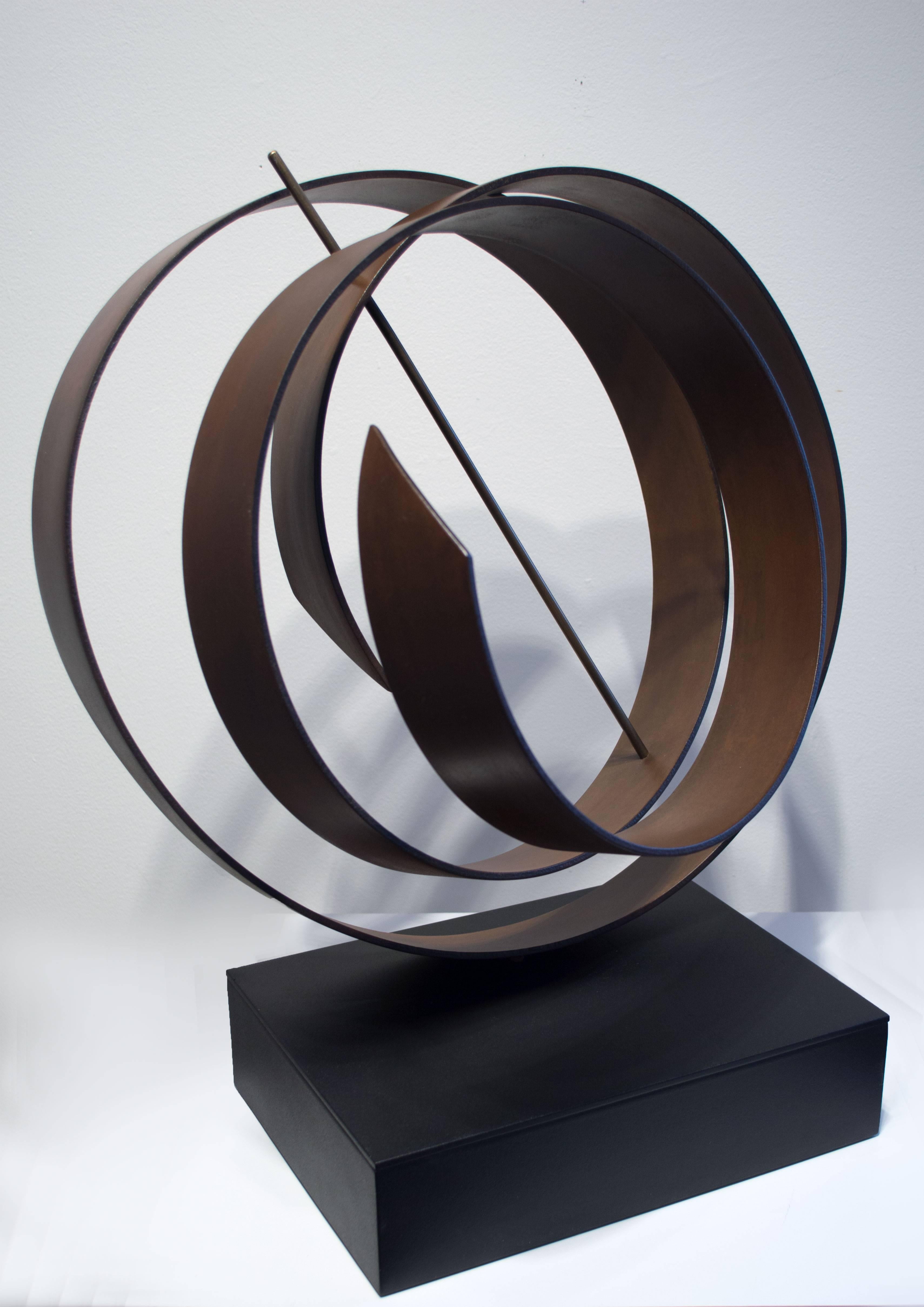 Olympia-Olympia – Sculpture von Sally Hepler