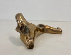 Colin Webster-Watson, «Desnudo recostado», 1996, escultura de bronce pulido, 3/10