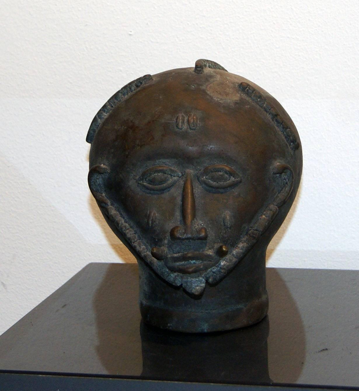 Unknown Figurative Sculpture - ASANTE BRONZE HEAD