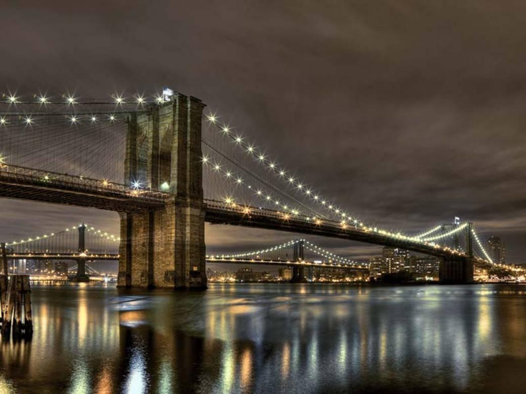 Christian Voigt Color Photograph - Brooklyn Bridge
