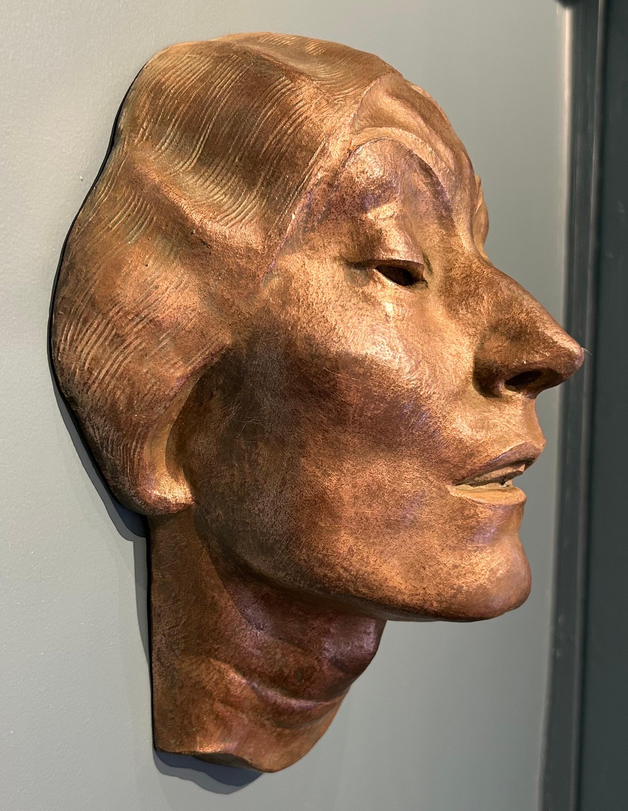Adrian Paul Allinson
Ritratto di donna in bronzo
Bronzo patinato, firmato e datato '24 nella parte inferiore della base
Dimensioni: 8 3/4 x 15 1/2 pollici (21 x 39,5 cm)

Questo fantastico bronzo raffigura il volto e i capelli di una donna in modo