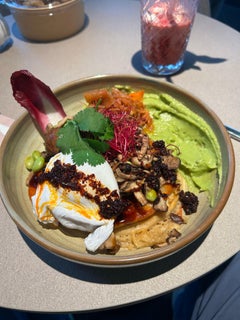 Portraits de vie de l'époque de la Régence en marbre