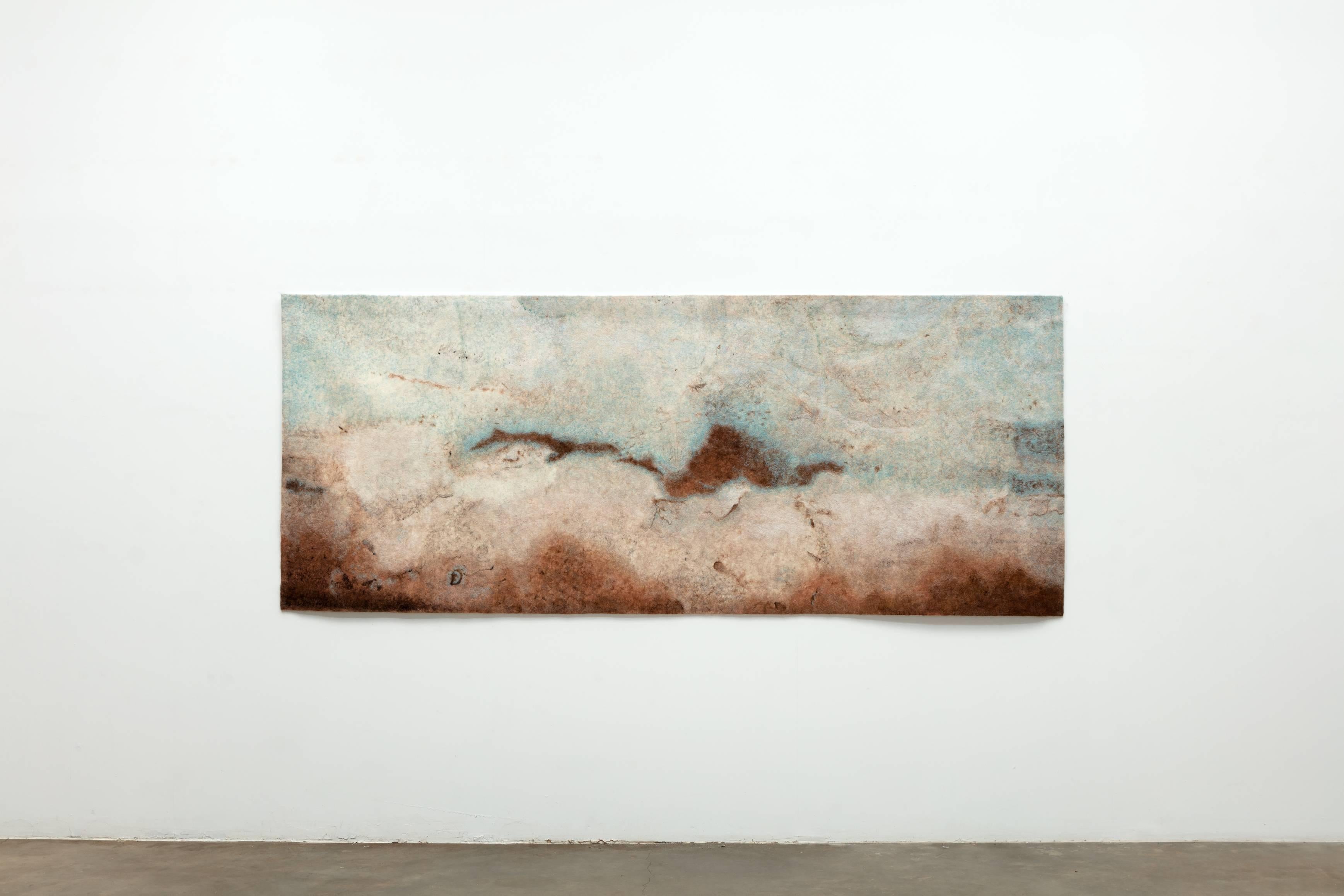 Gary Brown, Finding the Universe in Oaxaca, sol brun ciel bleu, tapisserie - Abstrait Mixed Media Art par Gary Goldberg 