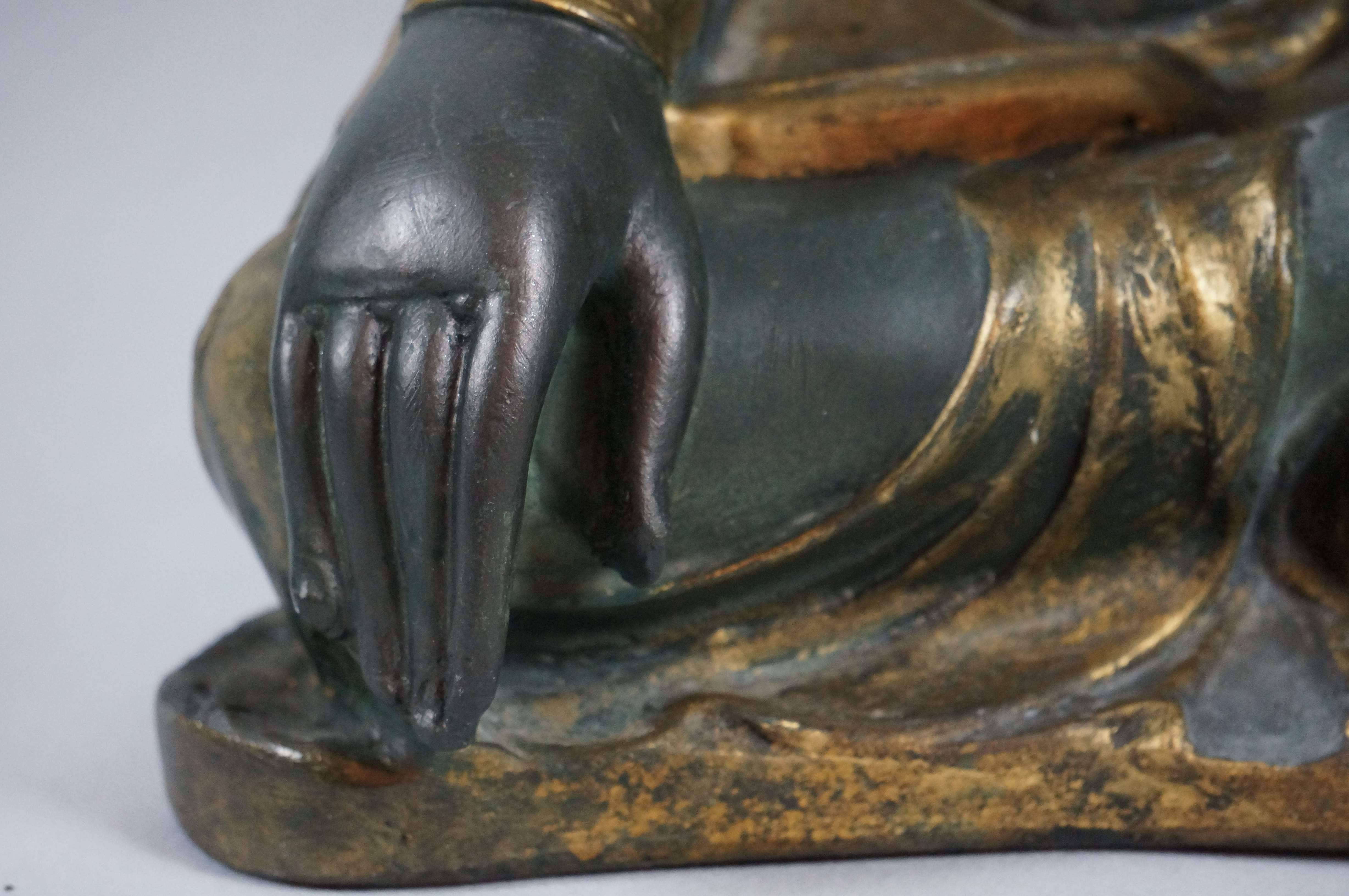 Bouddha - Gray Figurative Sculpture by Unknown