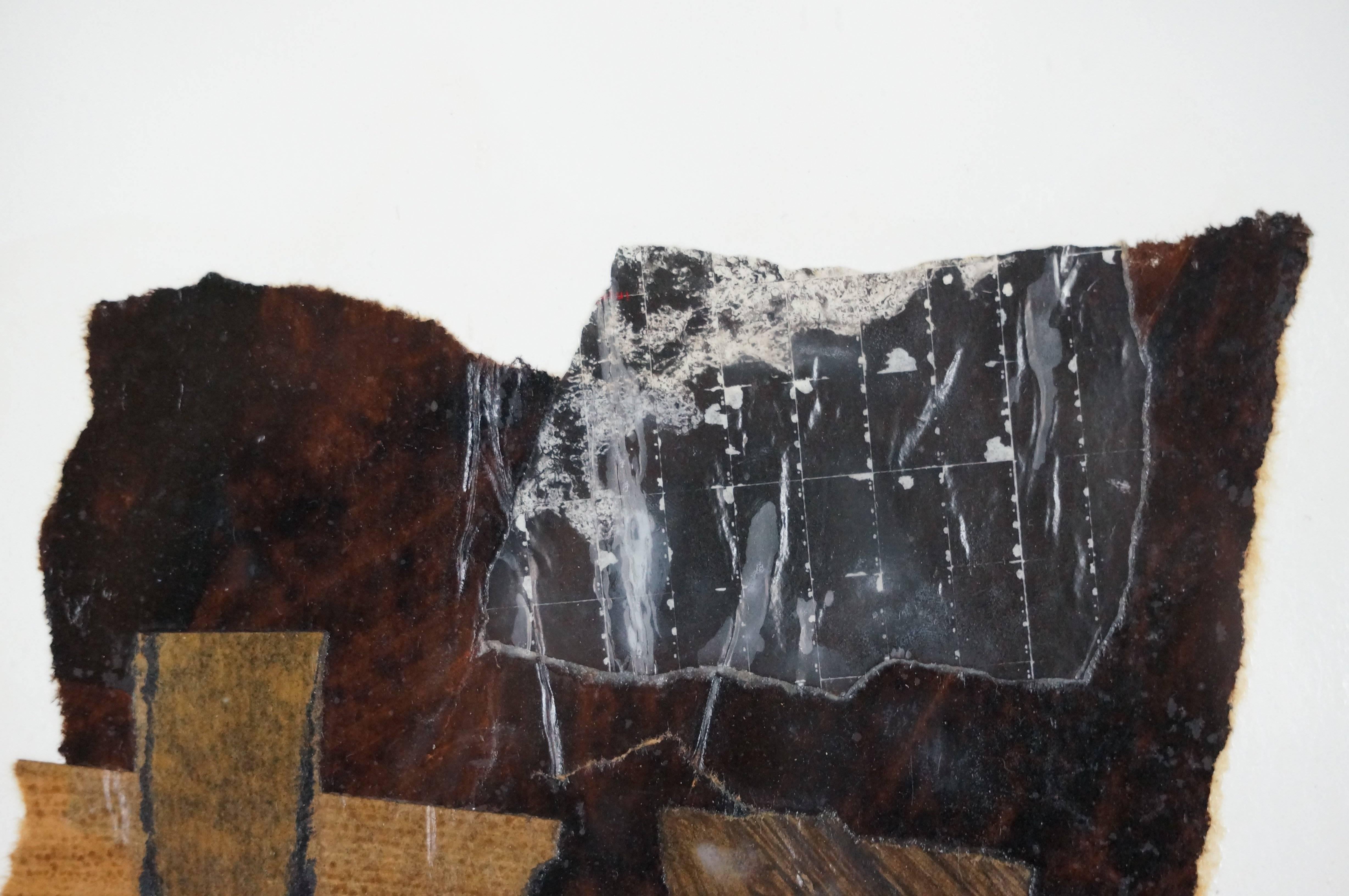 Composition de collage abstrait, 1994, techniques mixtes, 68x54 cm, encadrée - Abstrait Art par André Pierre Arnal