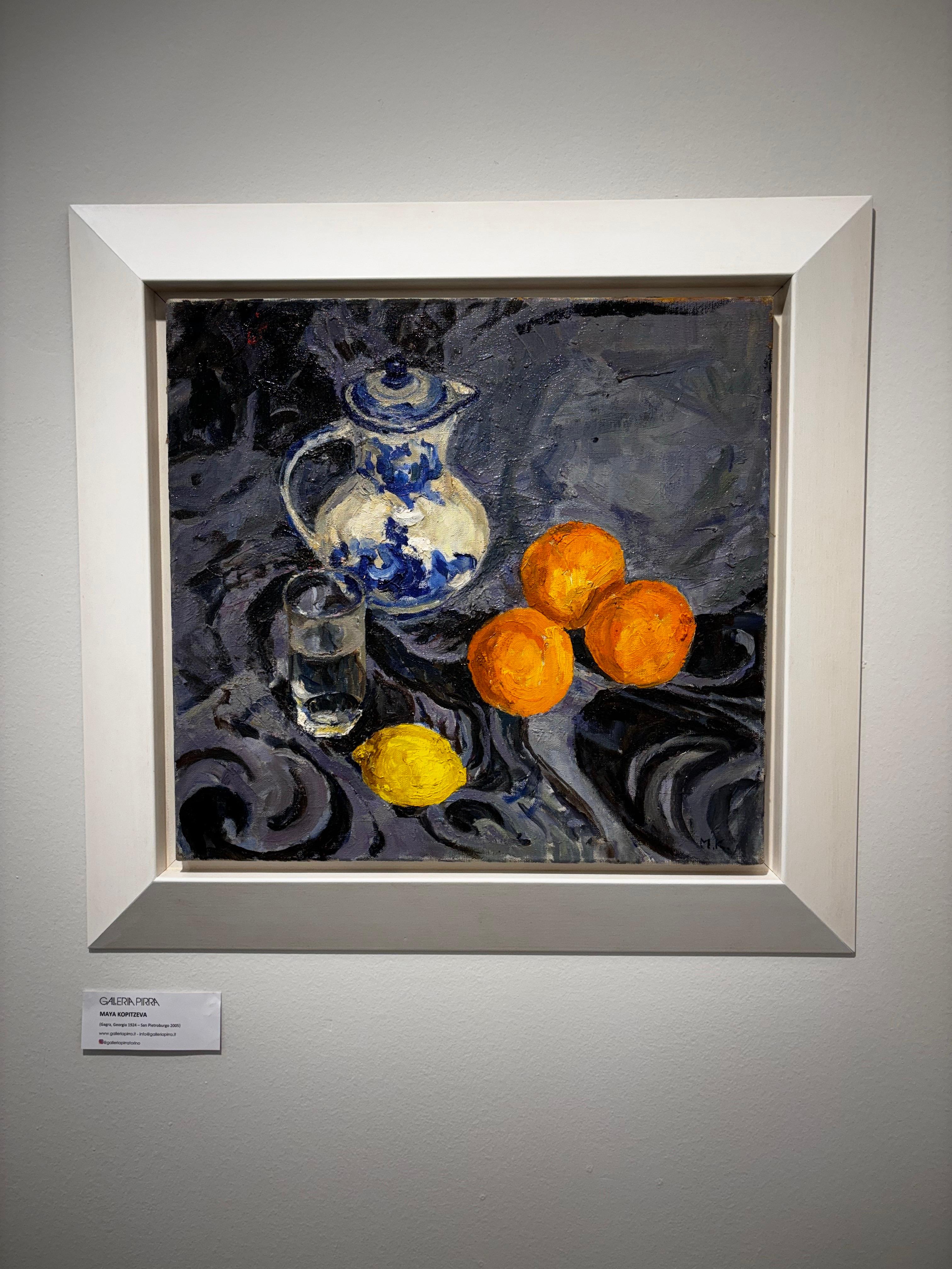 Natura morta con limone e arance - olio, cm. 50 x 47, 1990 - Painting Postimpressionismo di Maya KOPITZEVA