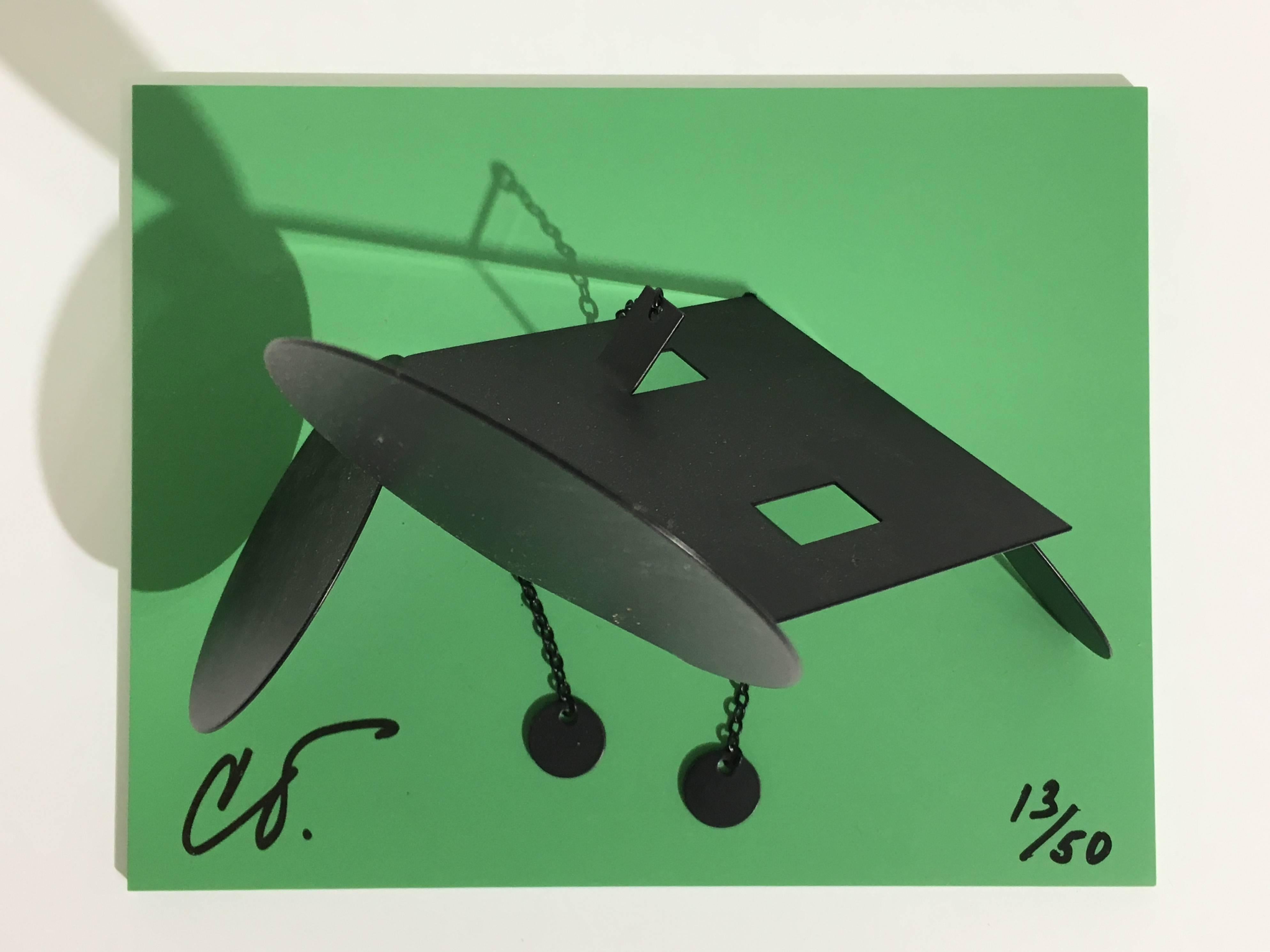INFORMATIONS TECHNIQUES :

Claes Oldenburg
Balance souris géométrique E 'Desktop'
2013
Sculpture en aluminium peint sur base en aluminium peint
6 1/2 x 8 1/4 x 6 1/2 in.
Edition de 50
Signé et numéroté à l'encre sur la base

Accompagné d'un COA de