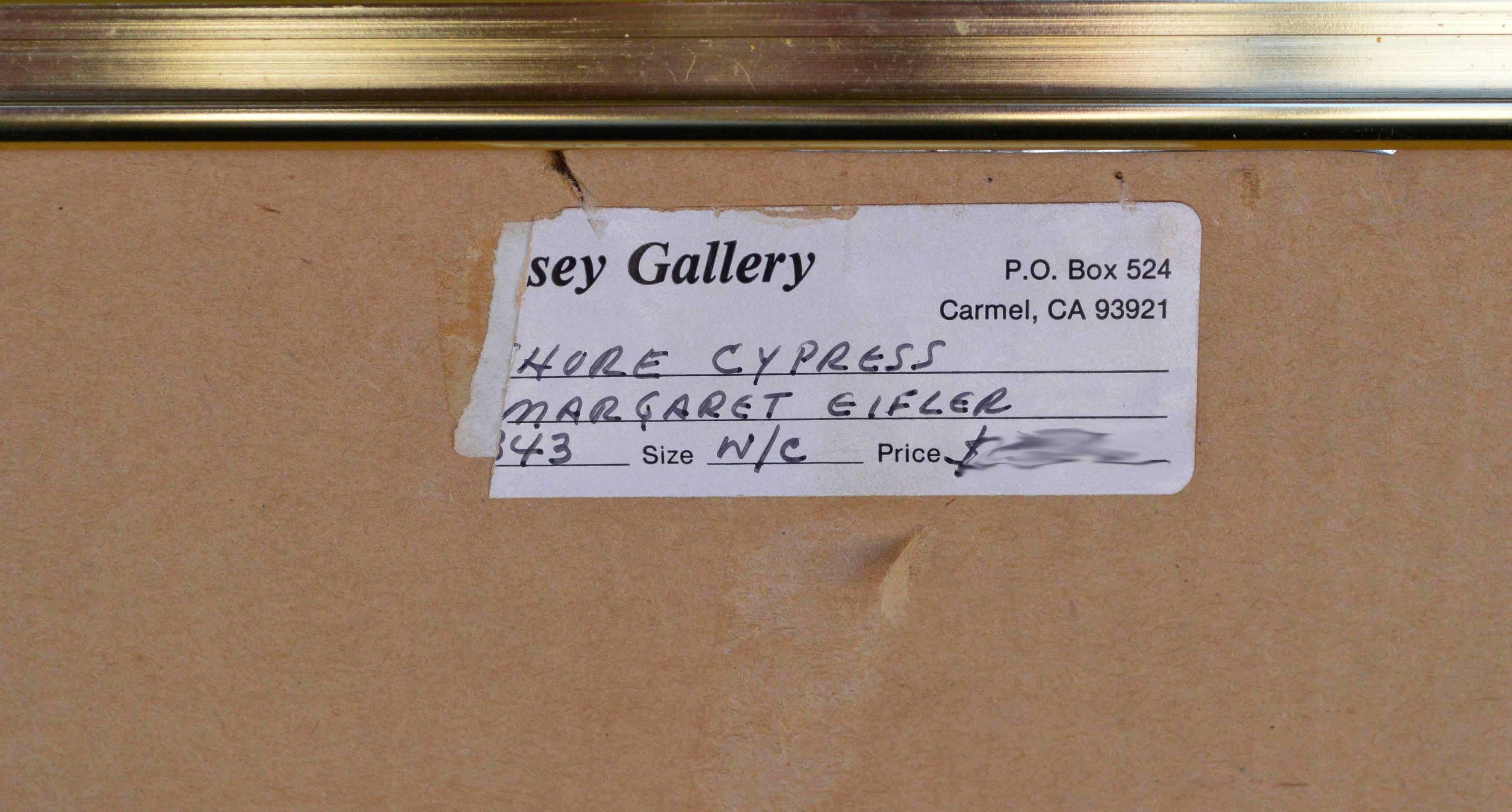 Belle aquarelle de cyprès du Carmel balayés par le vent, réalisée par Margaret C. Eifler (Américaine, 1910-1996), vers 1967. Signé en bas à droite ; étiquette de la galerie au verso. Présenté dans un cadre métallique de couleur dorée. Taille de