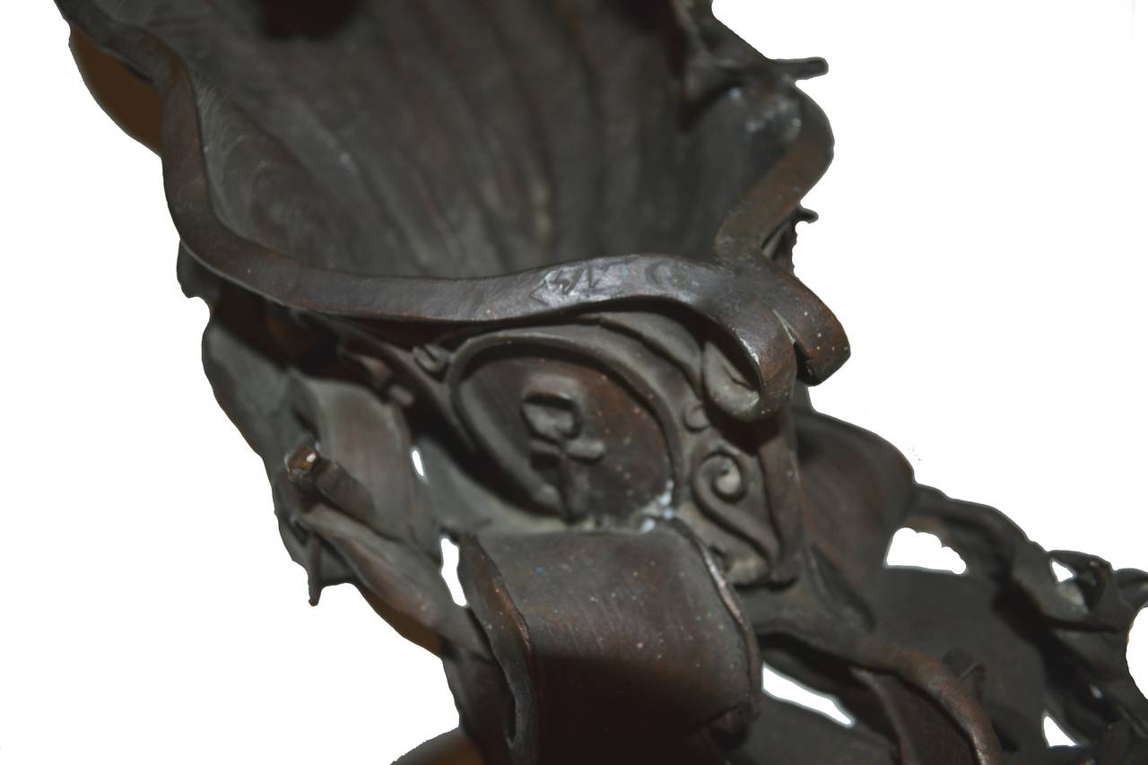 Una escultura poco común de Daniel Albert Harris (alias: Zev-el Lobo) (1914-1986) c. 1968 Una escultura de bronce sustancial e impresionante de Poseidón (o Neptuno) montado en una concha impulsada por caballos en la ola. Esta pieza de bronce tiene