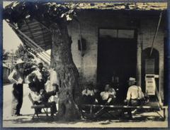 Photographie du début du XXe siècle - Sidewalk Club of the Motherlode