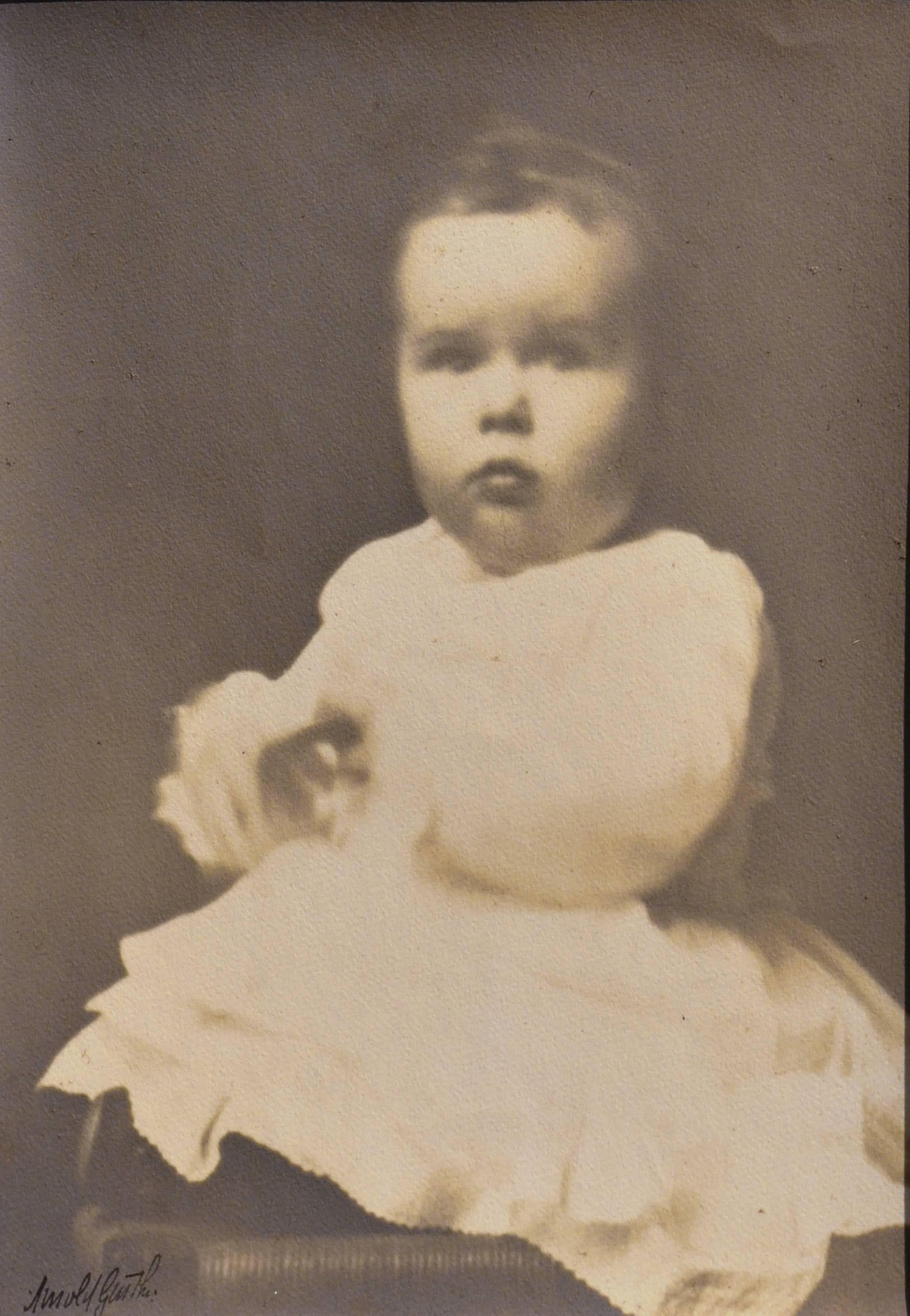 Fotografie der Jahrhundertwende  Der Sohn des Dichters Billie, 1898 – Photograph von Arnold Genthe