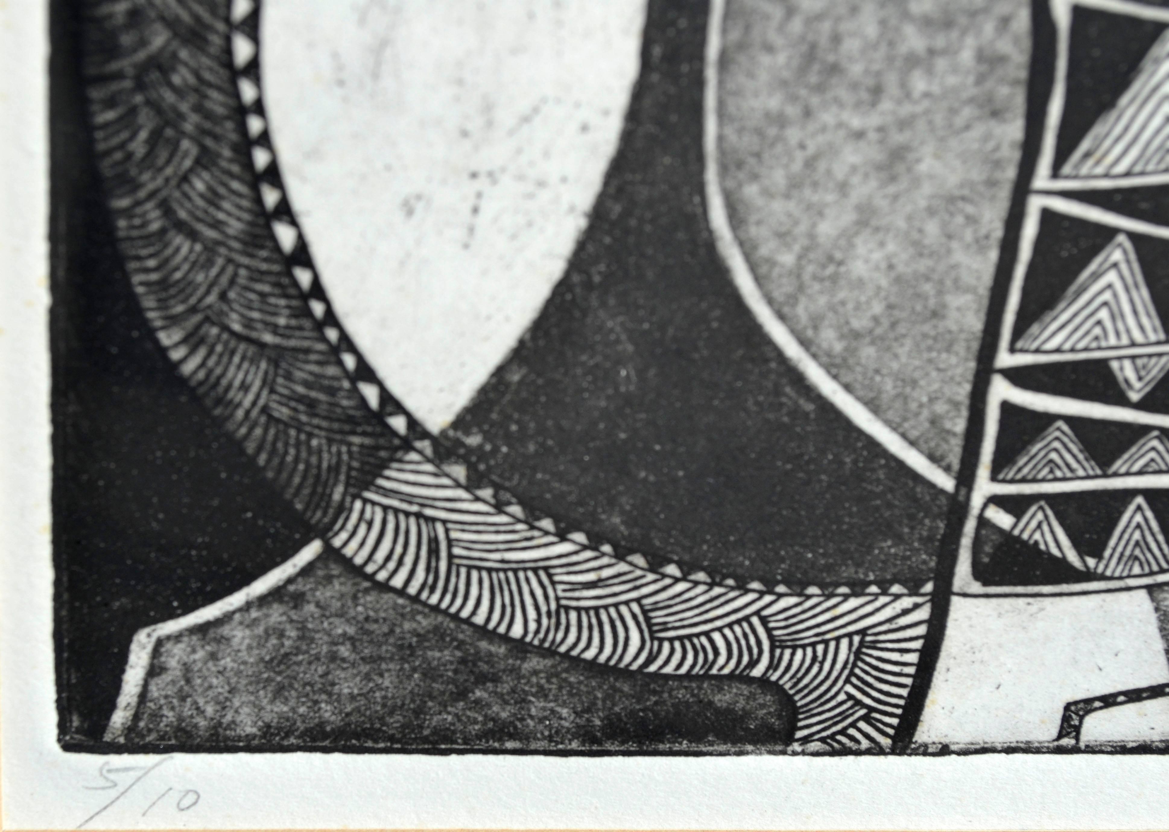 Gravure abstraite à motifs géométriques de feuilles, 5/10 - Gris Abstract Print par Kazuko