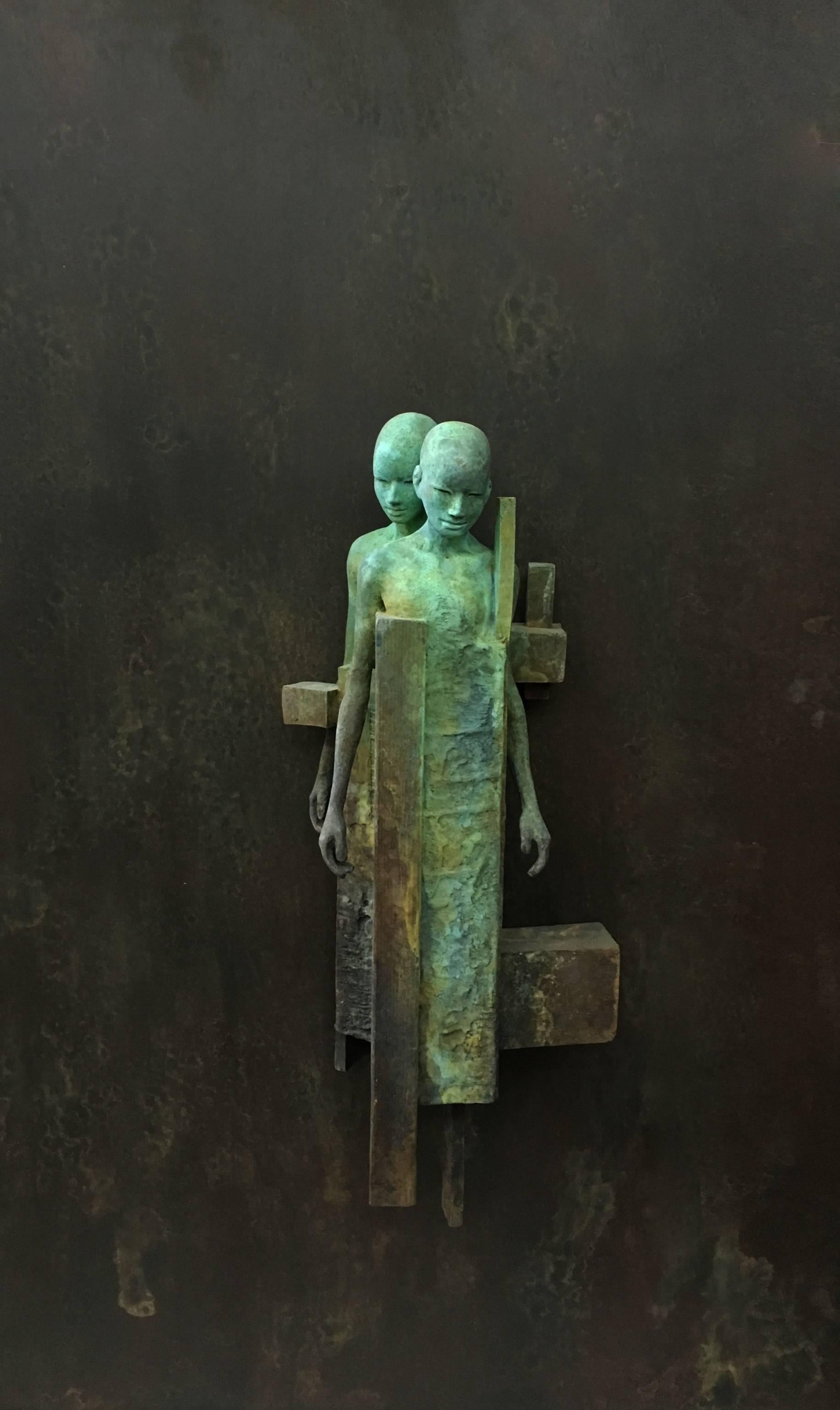 Jesus Curia Perez Figurative Sculpture - Dialogo II