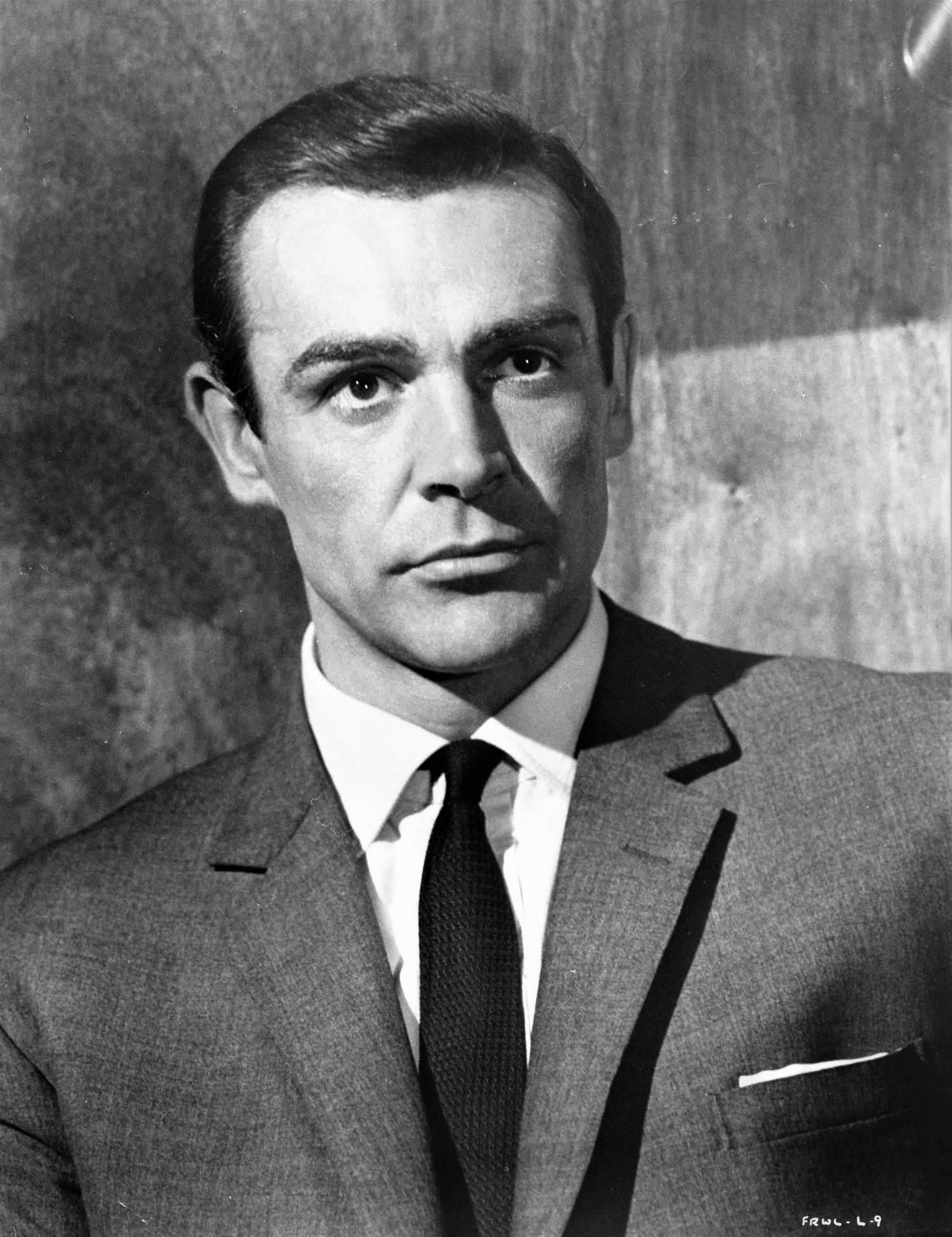 Unknown Black and White Photograph - Sean Connery 1963