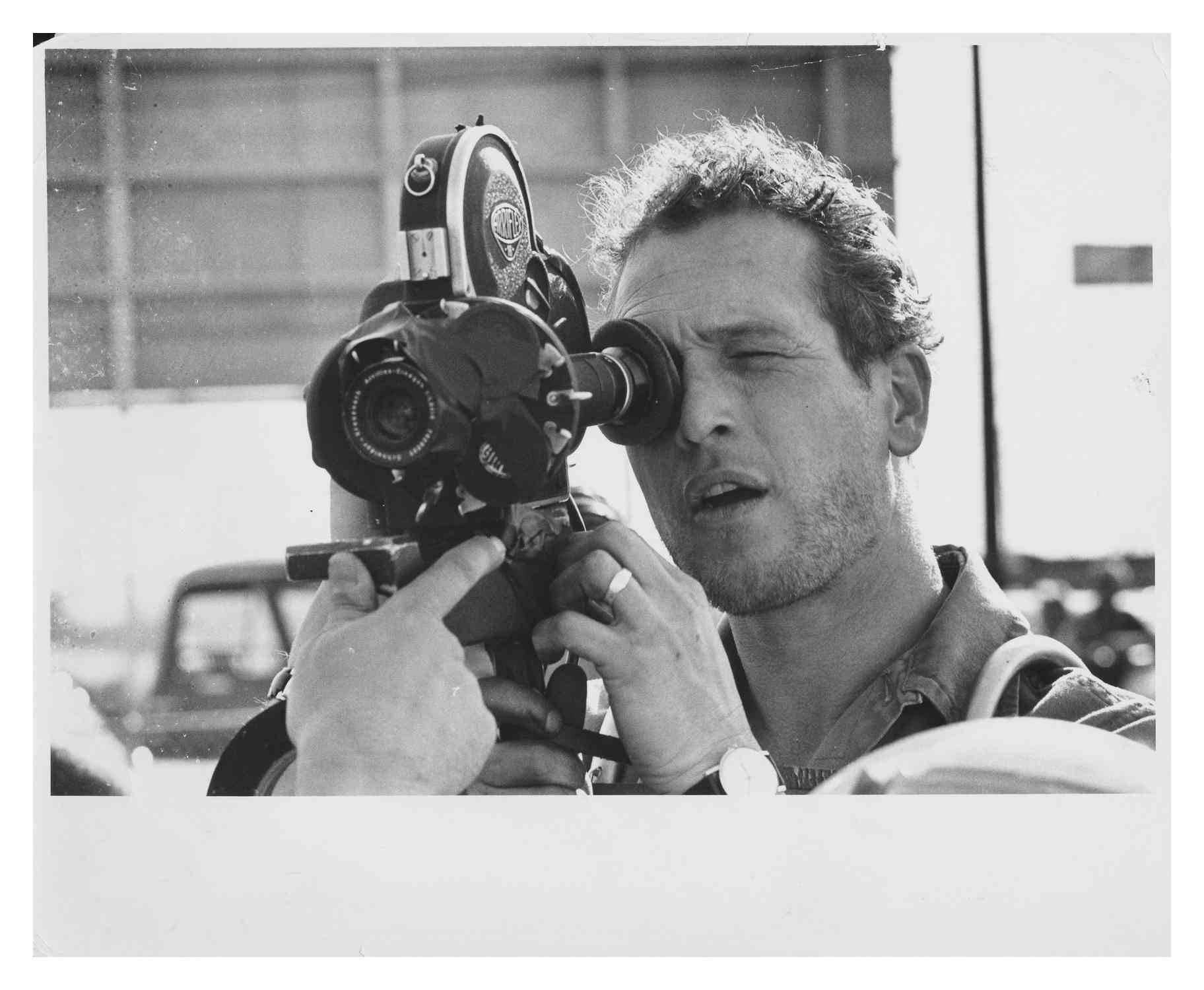 Unknown Black and White Photograph - Paul Newman on the set