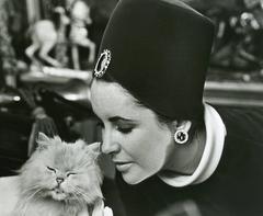 Elizabeth Taylor close up with a cat Original Vintage Phtograph