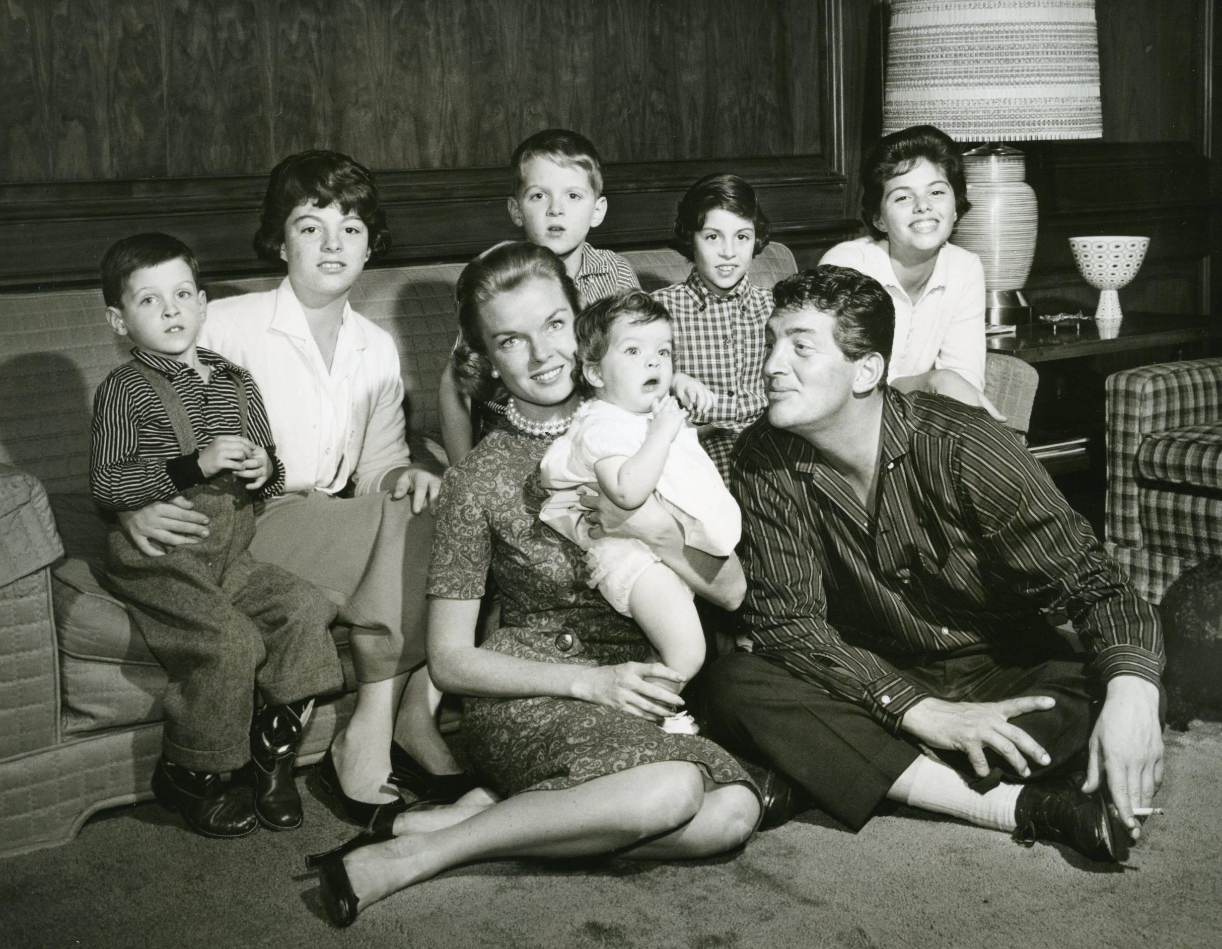 Unknown Black and White Photograph - Original Vintage Photograph of Dean Martin at home with his family