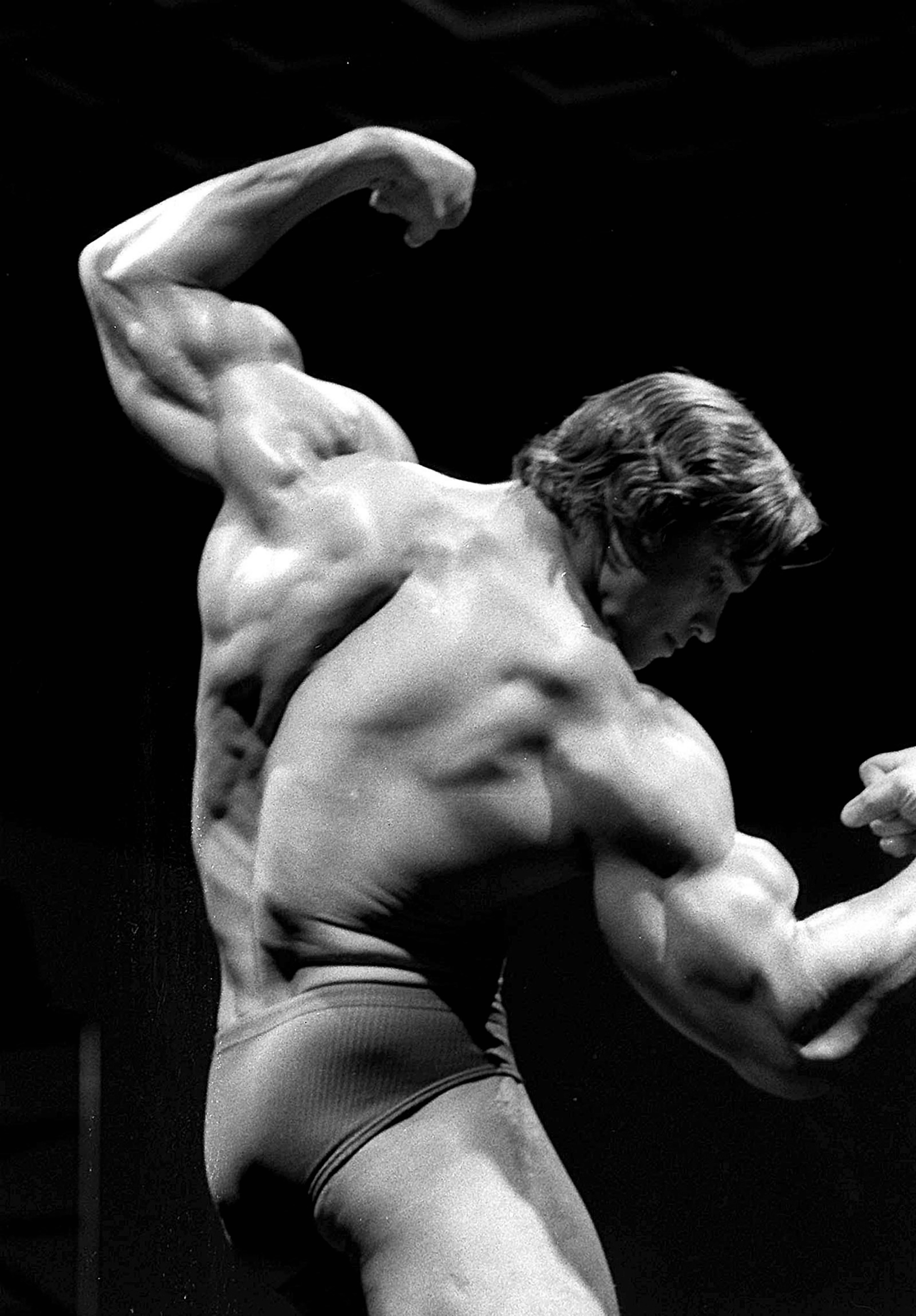 Arthur Gordon Black and White Photograph - Arnold Schwarzenegger Bodybuilder Pose Fine Art Print