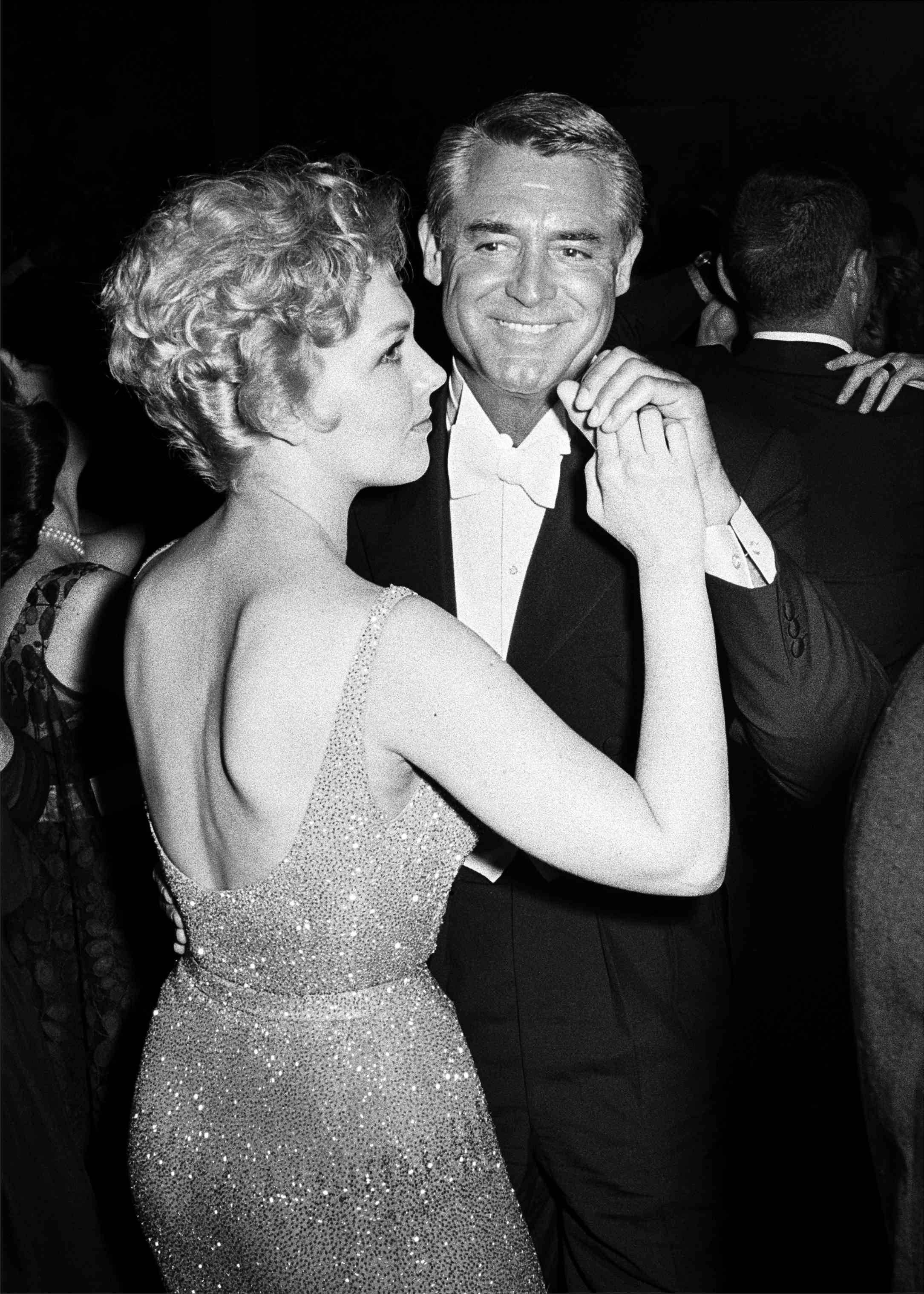 Frank Worth Portrait Photograph - Cary Grant and Kim Novak Dancing Fine Art Print