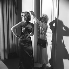Marilyn Monroe on the Set of "How to Marry a Millionaire" Fine Art Print