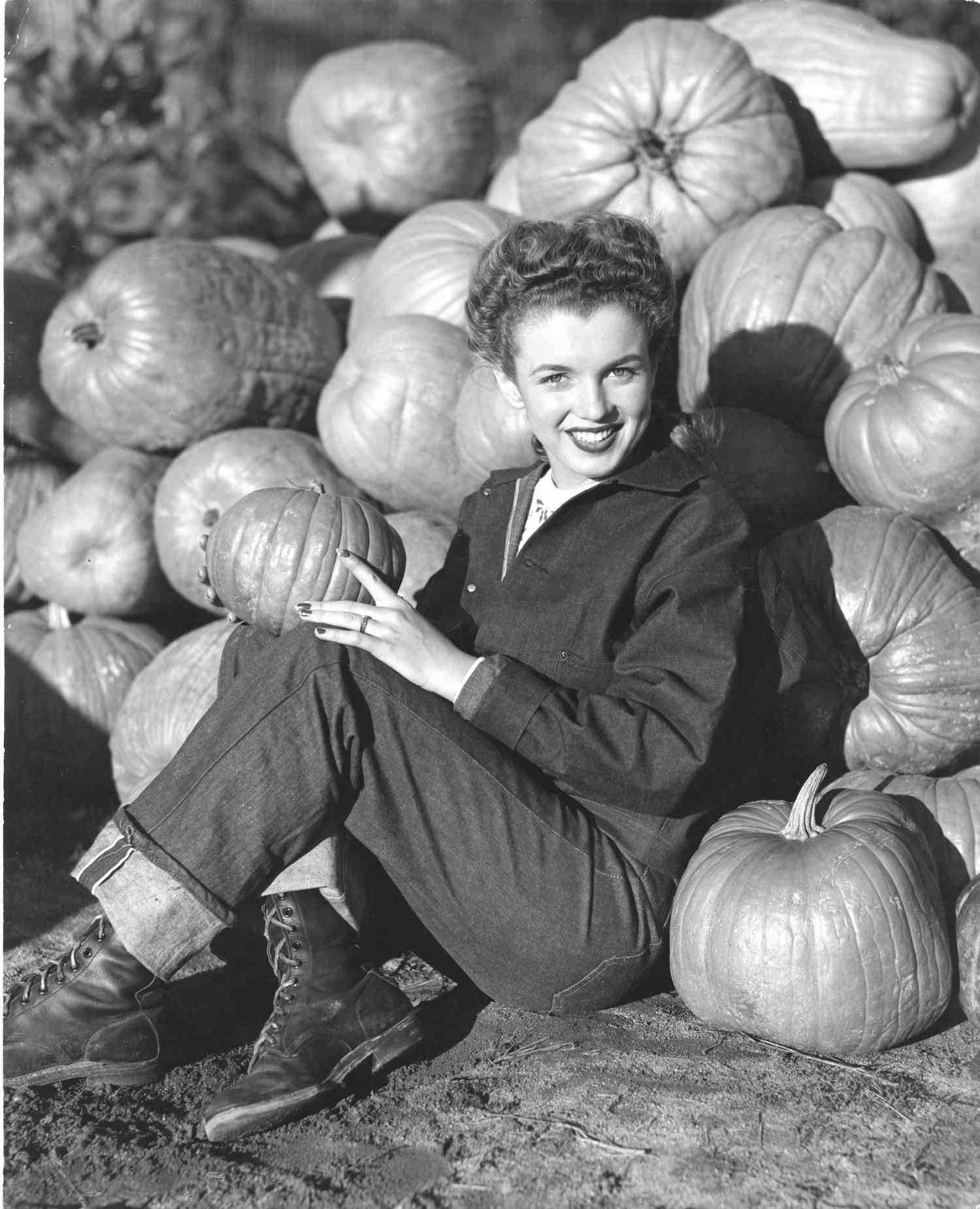 Andre de Dienes Portrait Photograph - Norma Jeane Thanksgiving Oversized Vintage Print