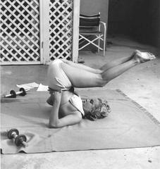 Imprimé vintage surdimensionné Marilyn Monroe Working Out 1953