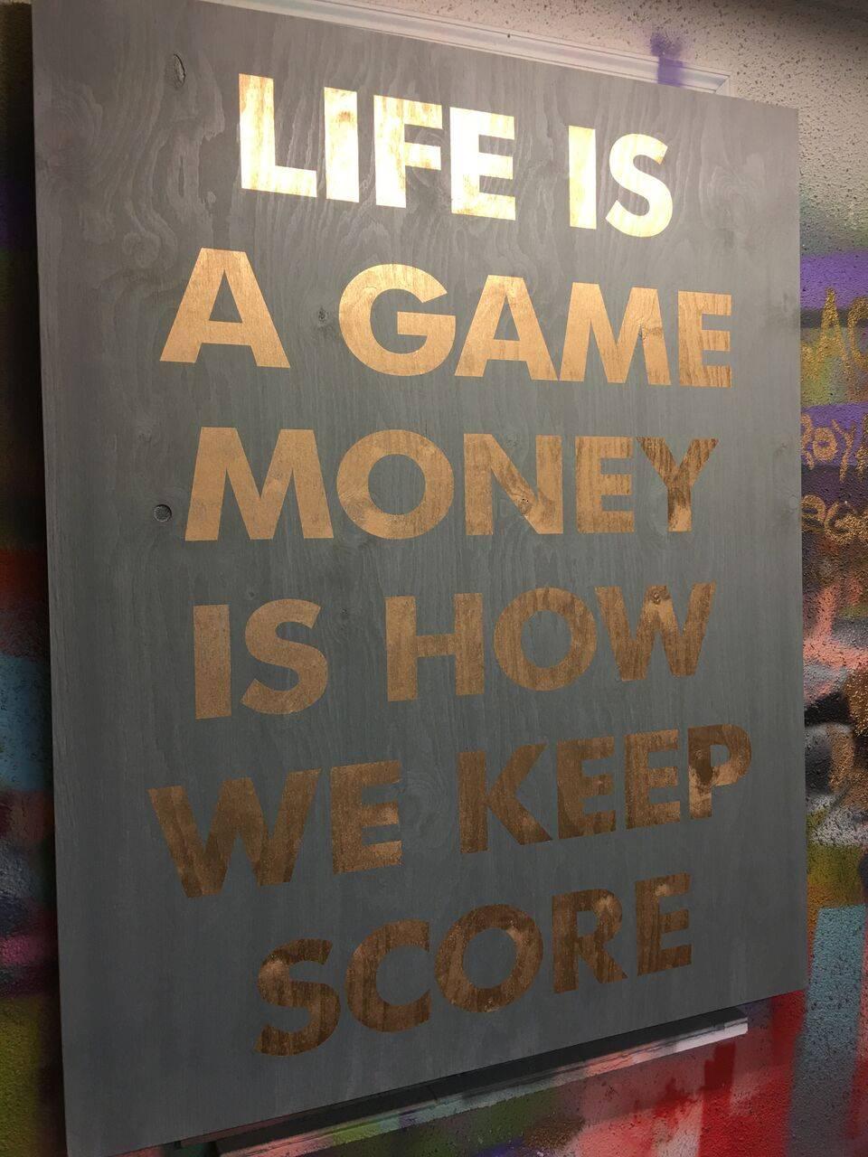 Acryl auf Altholz mit dem Titel: „Das Leben ist ein Spiel“ im Angebot 3