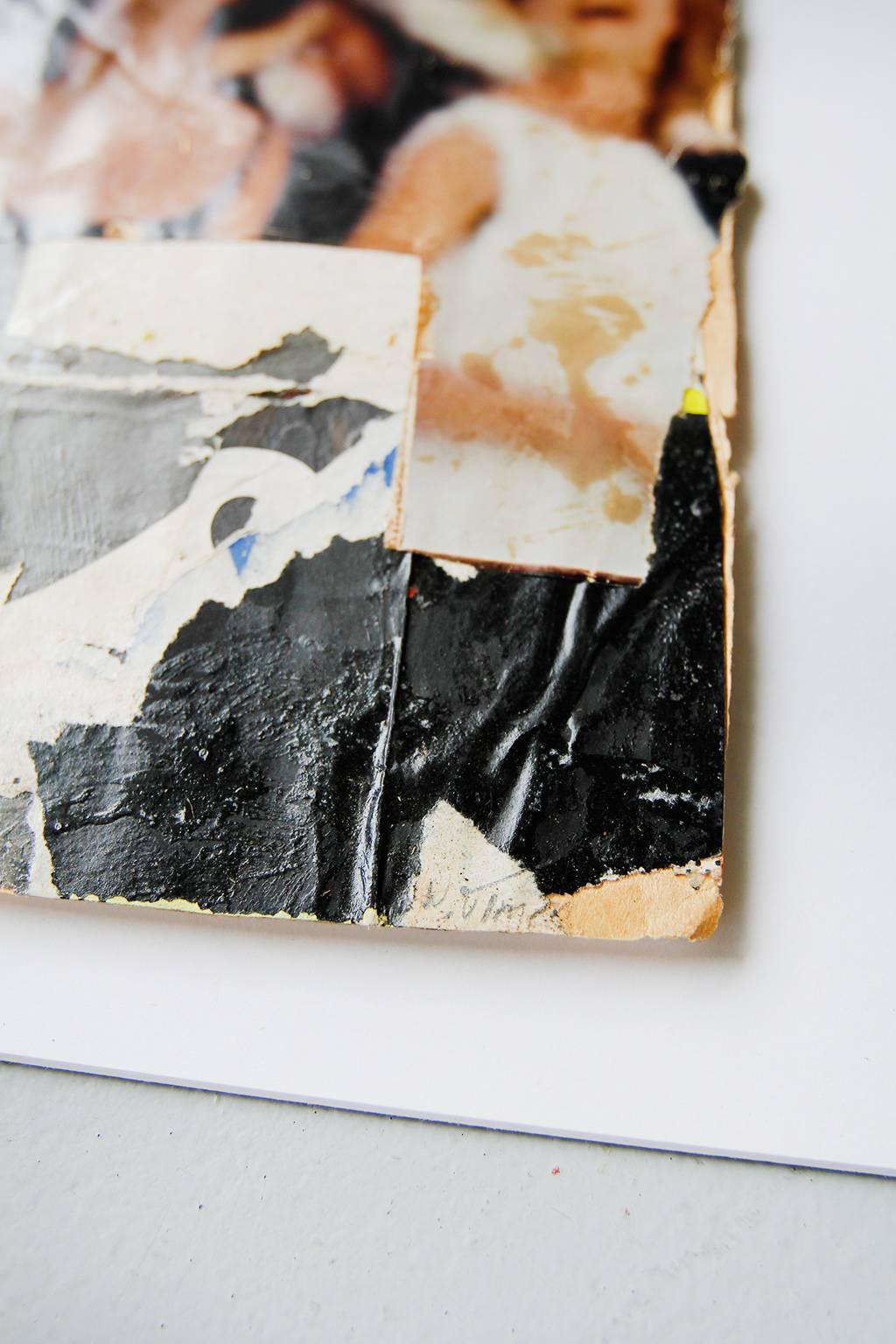 Papier und Klebstoff Collage von Wayne Timm Collage misst 12 x 12 in. 

In den 1960er Jahren kam Wayne Timm mit Künstlern wie Warhol, Lichtenstein, Rauchenburg und vielen anderen in Kontakt, als er ein Kunstatelier in New York City besaß und im Maxs