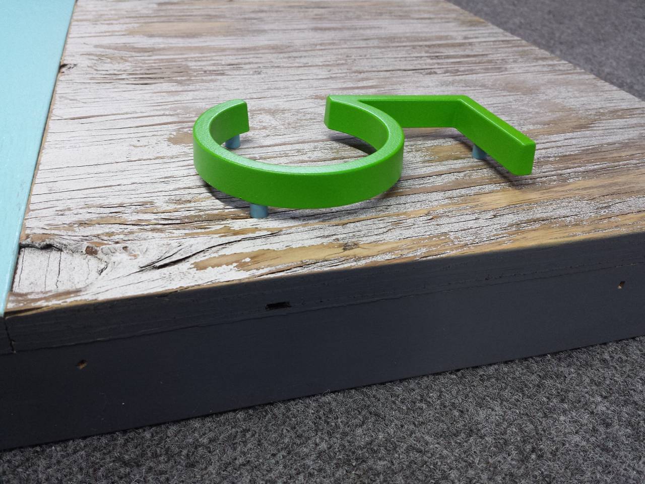 Peinture mixte intitulée : Wingnut en vente 9