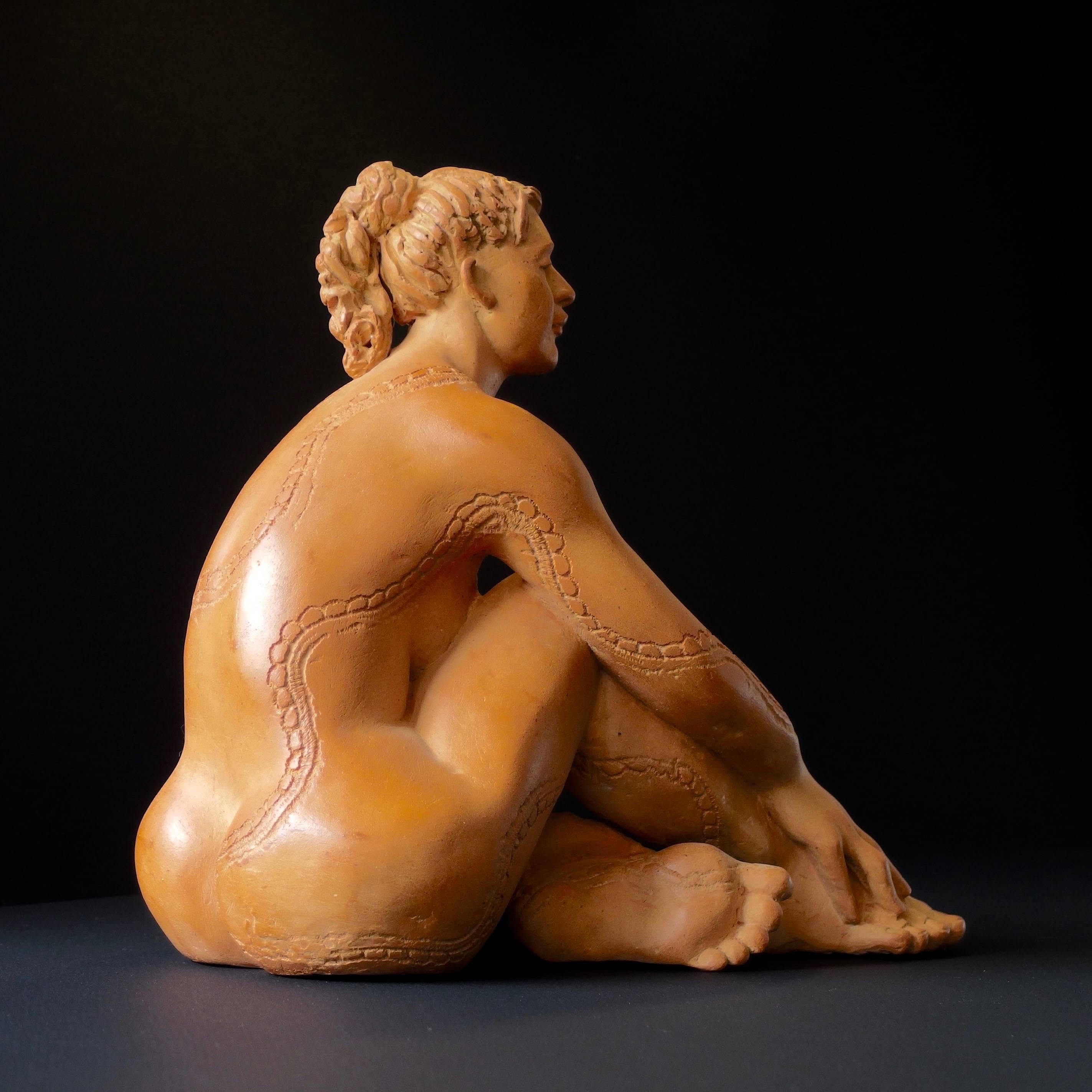 Die Lampe ist mit einem (Schwarz), Nude Sculpture, von Francine Auvrouin