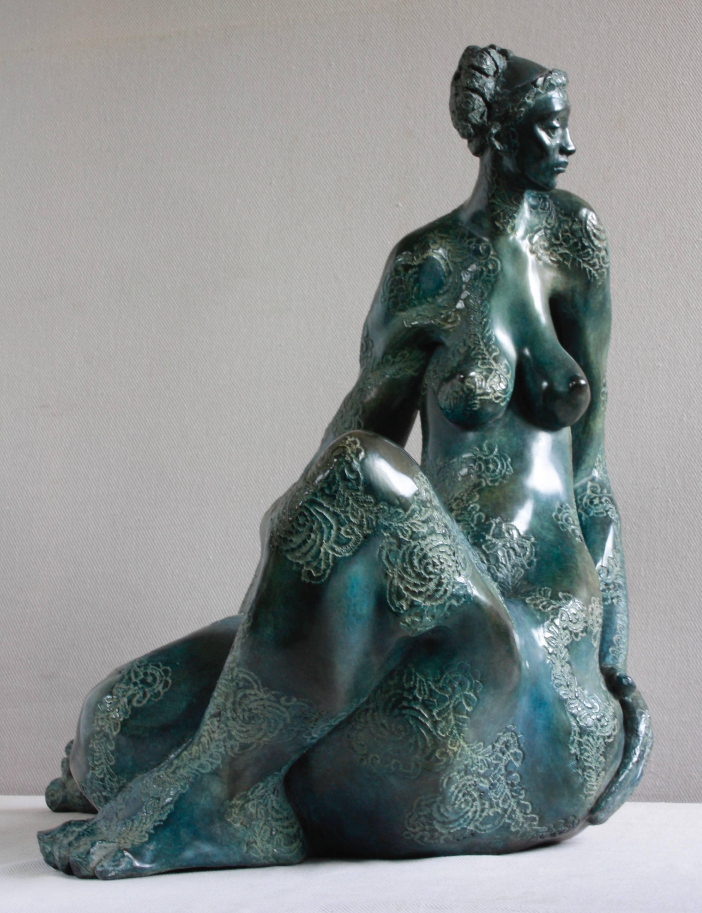 Alice - Gold Nude Sculpture by Francine Auvrouin