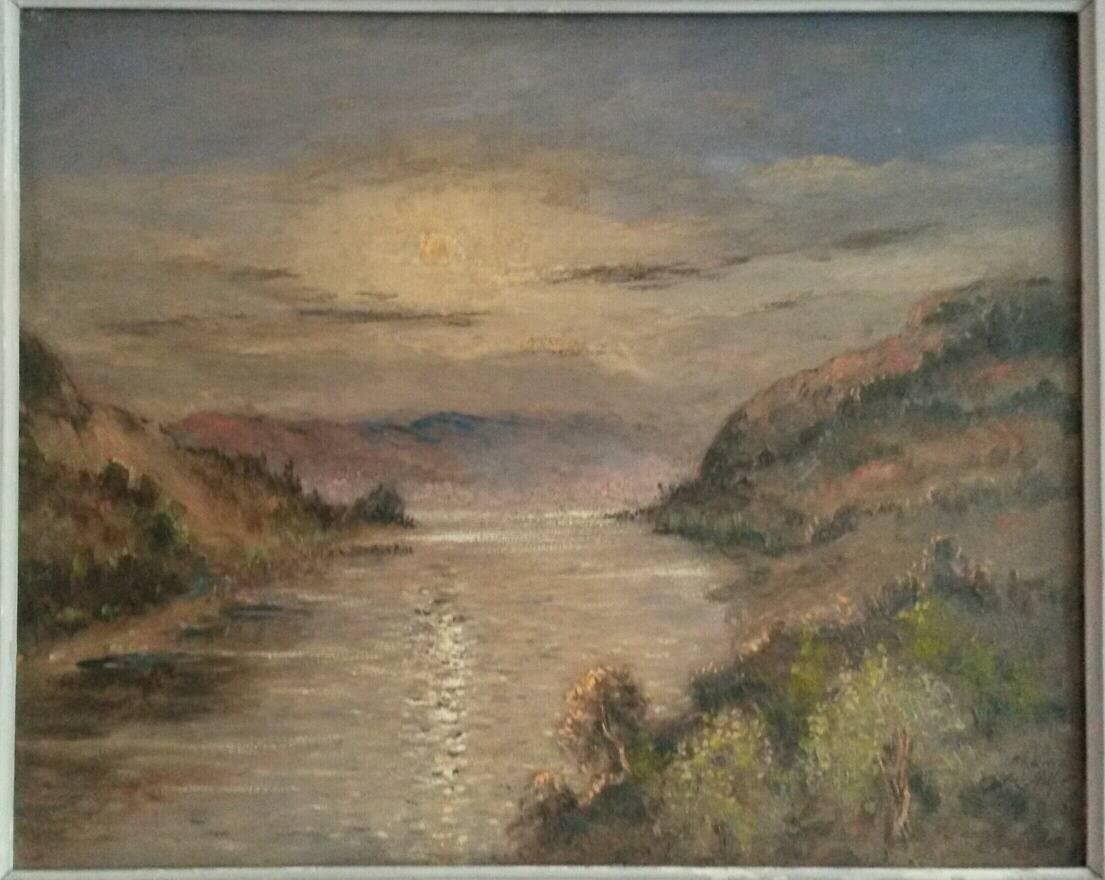 Charming oil on board from mid century by Vic Stiller listed artist, (1902-1974) signed on bottom right representing a landscape at sunset in the Upper Burmah and located on the back : Bahmo - upper Burmah, river Irrawady.

The painting is in