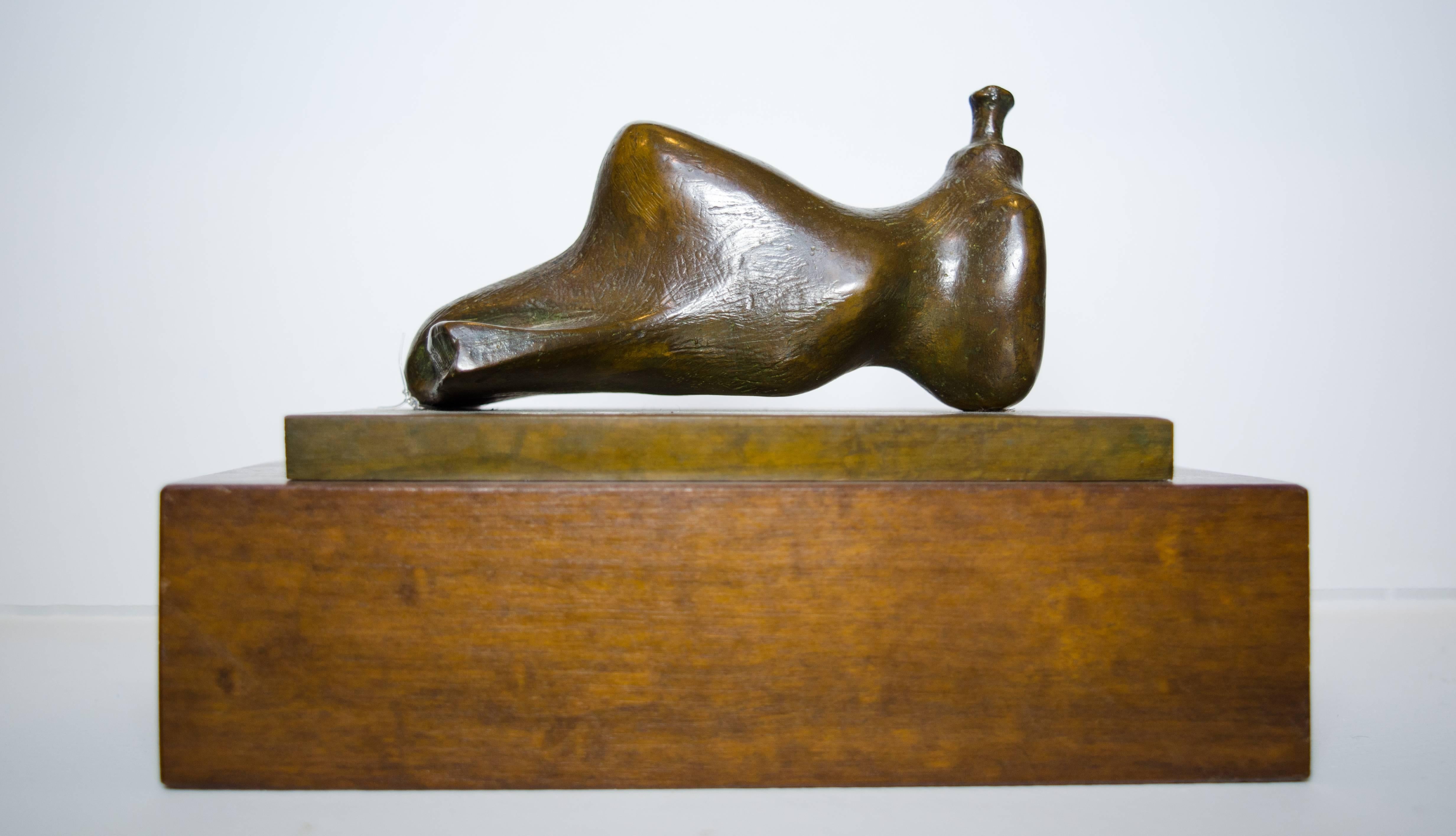 Henry Moore Figurative Sculpture - Reclining Figure: Small Head