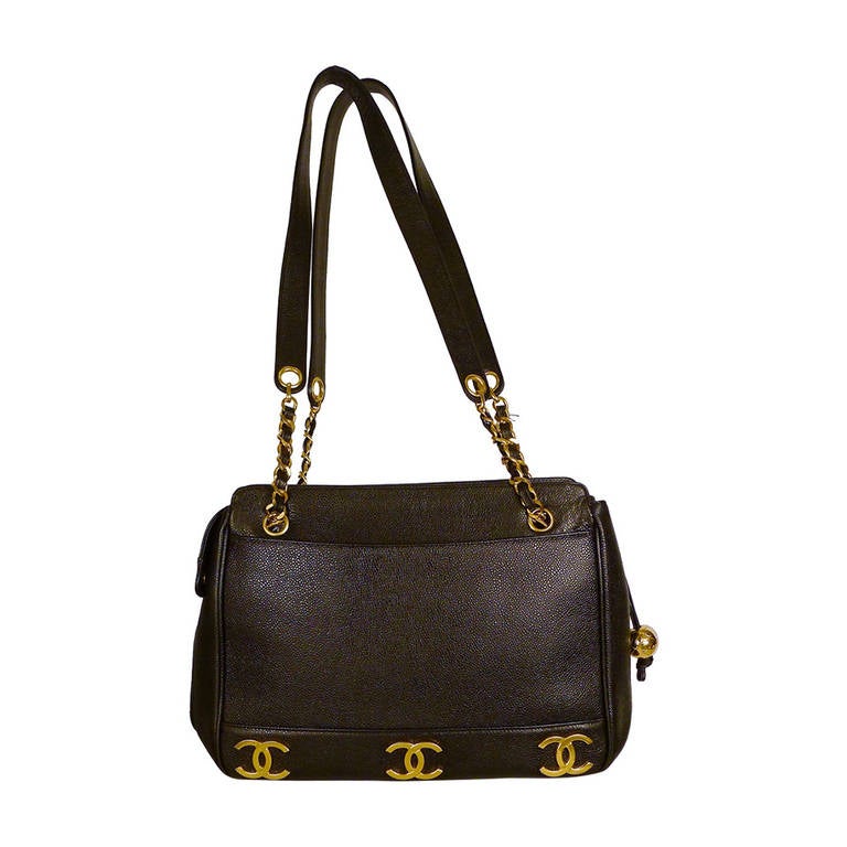 Chanel Caviar Leather  Logo Shoulder Bag For Sale