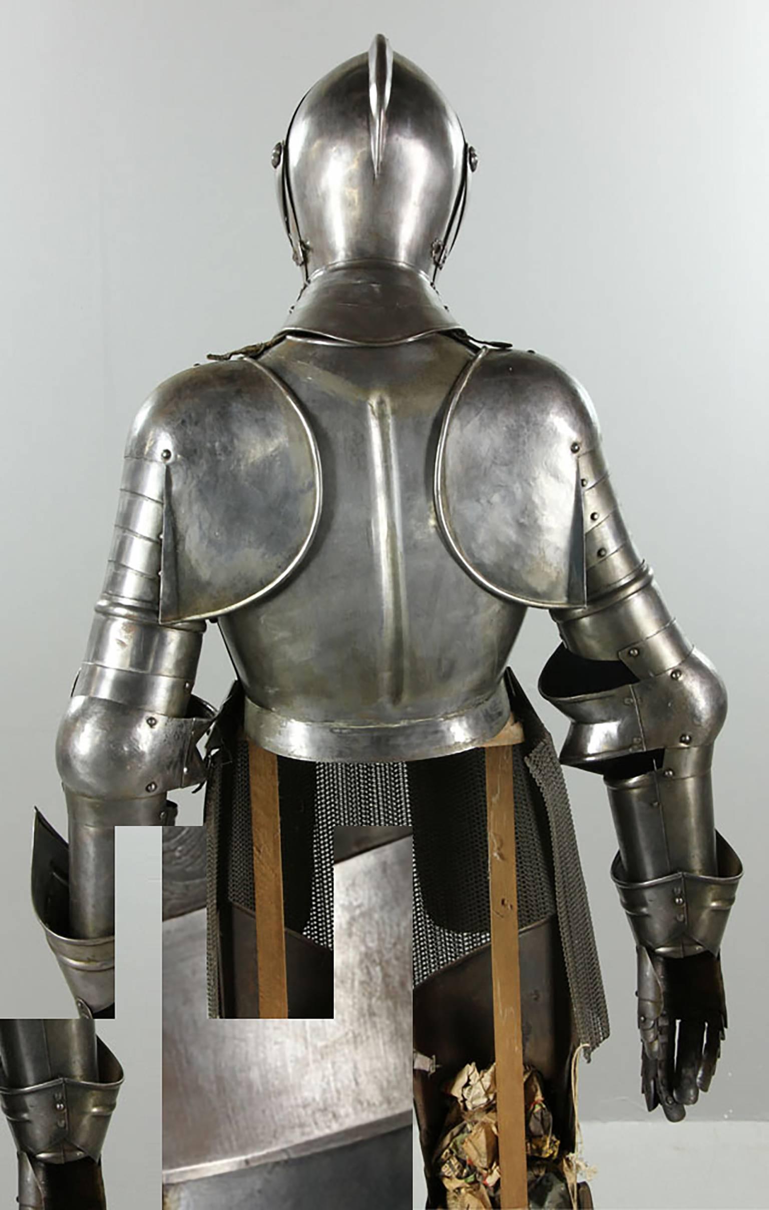 Costume d'armure italien de qualité muséale:: grandeur nature:: style du 16ème siècle:: rare 1