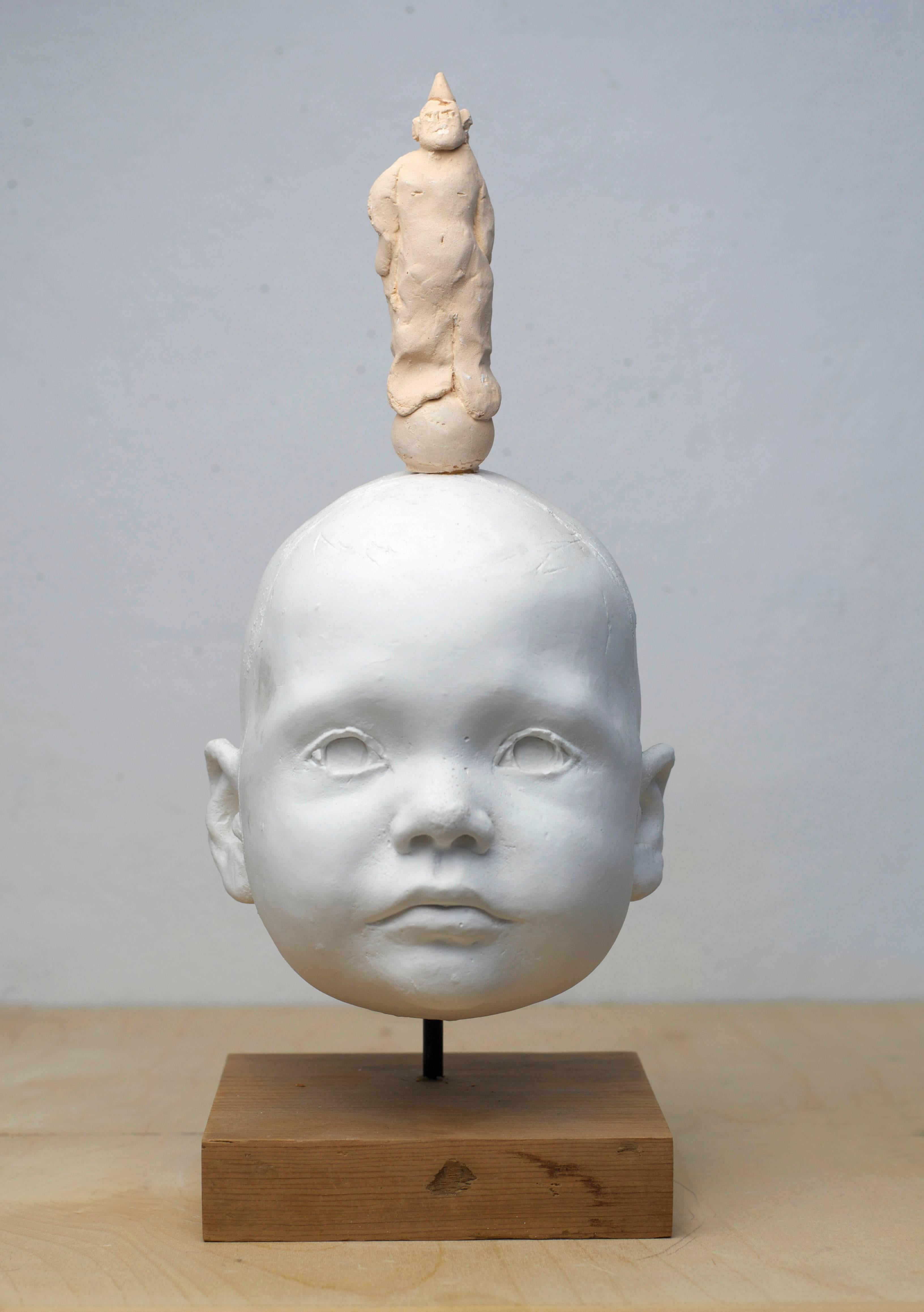Beñat Iglesias Lopez Figurative Sculpture - Playful Instinct 