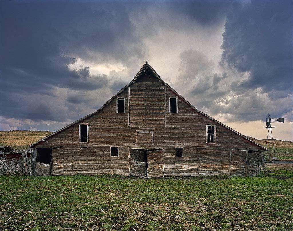 Andrew Moore Landscape Photograph - Cash Maier Barn, Shadbolt Ranch, Cherry County, Nebraska