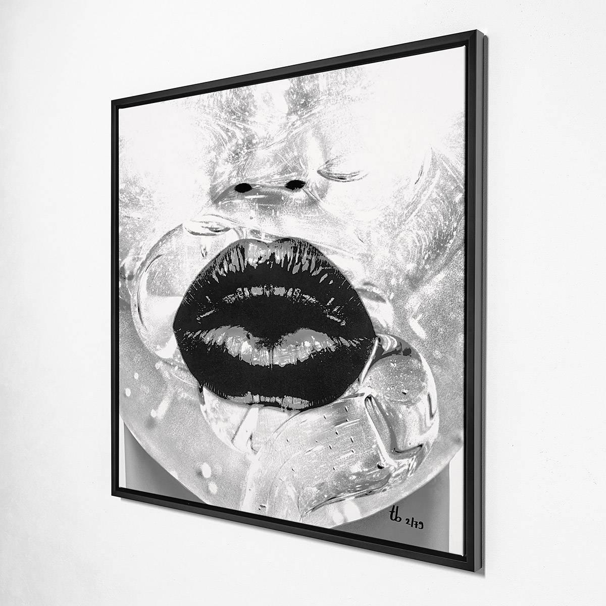 Too Much Talk II  - Limited Gold Edition of 79 - Contemporary Photograph by Thomas Bijen