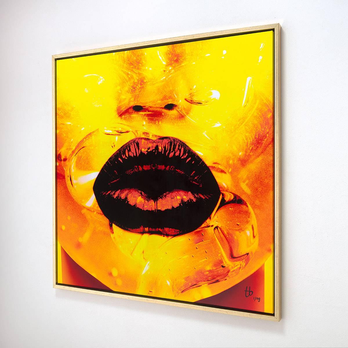 Too Much Talk I - Limited Gold Edition of 149 - Pop Art Photograph by Thomas Bijen