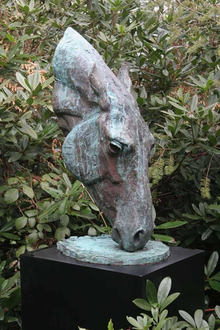 Lucy Kinsella Figurative Sculpture - Drinking Horse