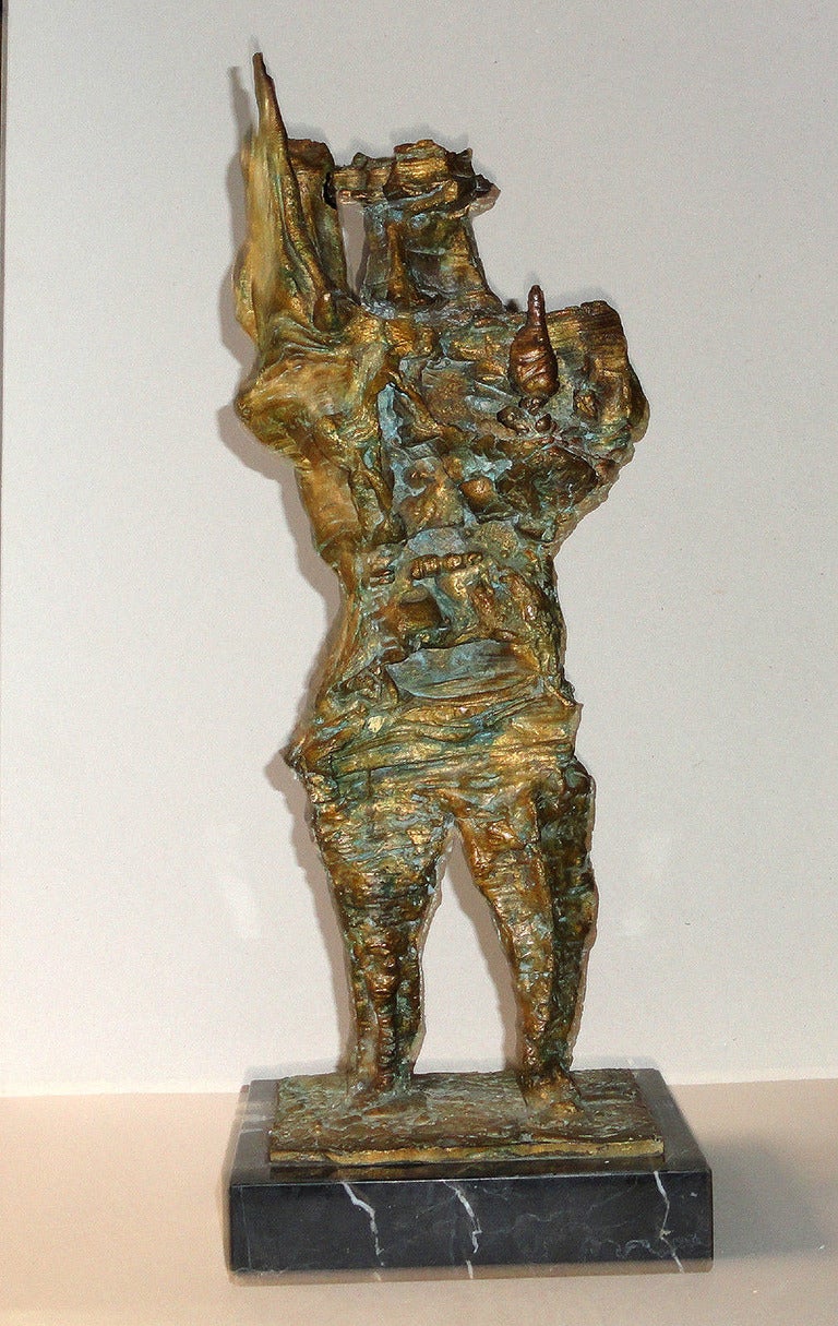 Helen ESCOBEDO Figurative Sculpture - Musician