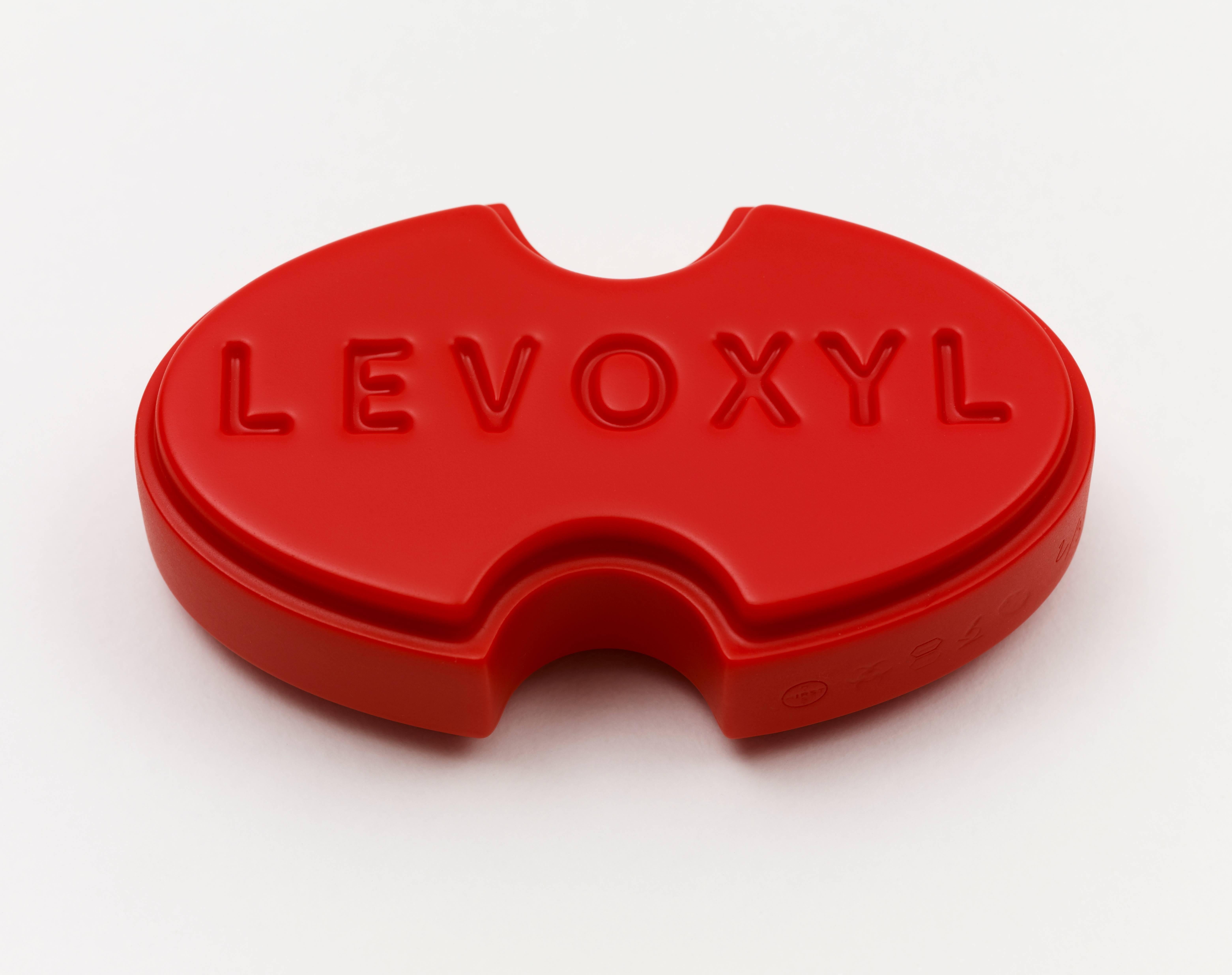 Levoxyl dp 112  - Sculpture by Damien Hirst