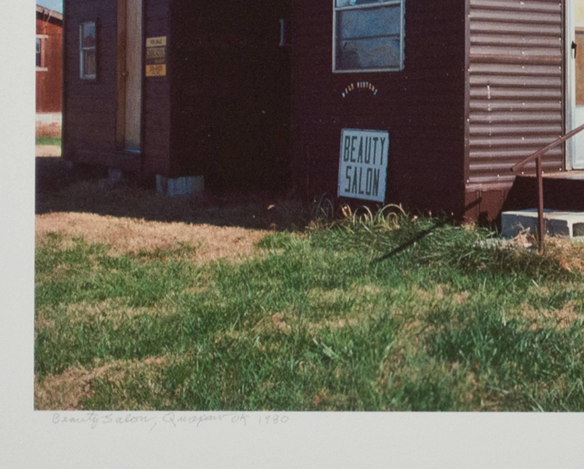 « Beauty Salon, Quapaw, OK », photographie signée par Thomas Ferderbar en vente 2