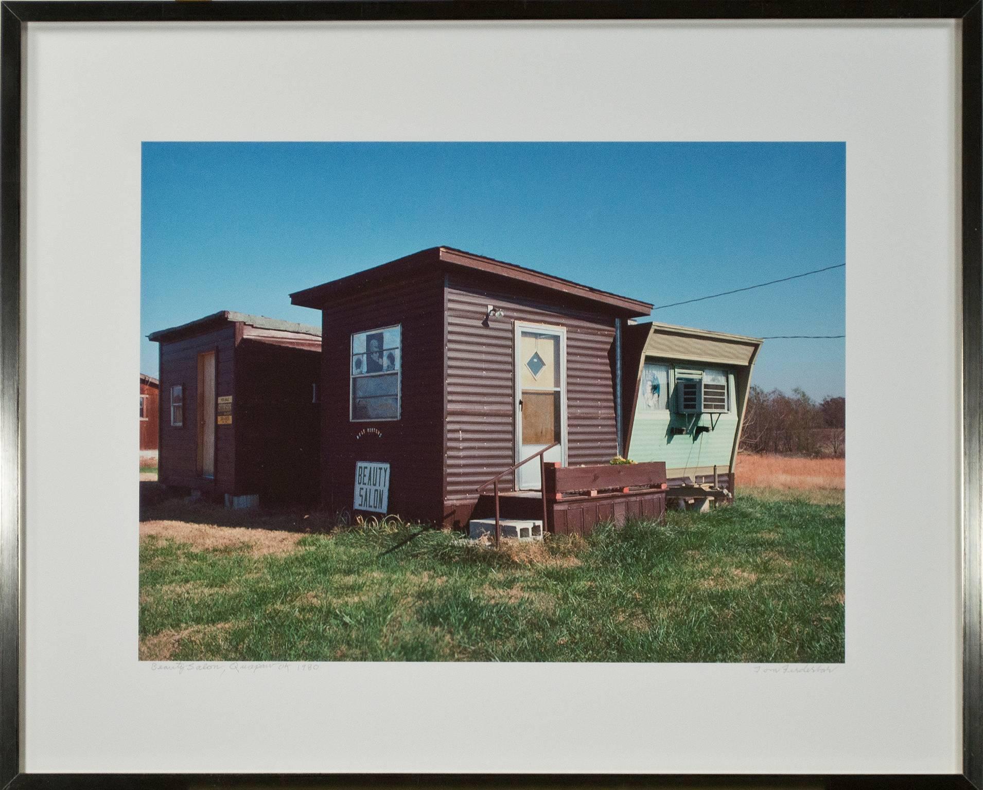 « Beauty Salon, Quapaw, OK », photographie signée par Thomas Ferderbar en vente 4