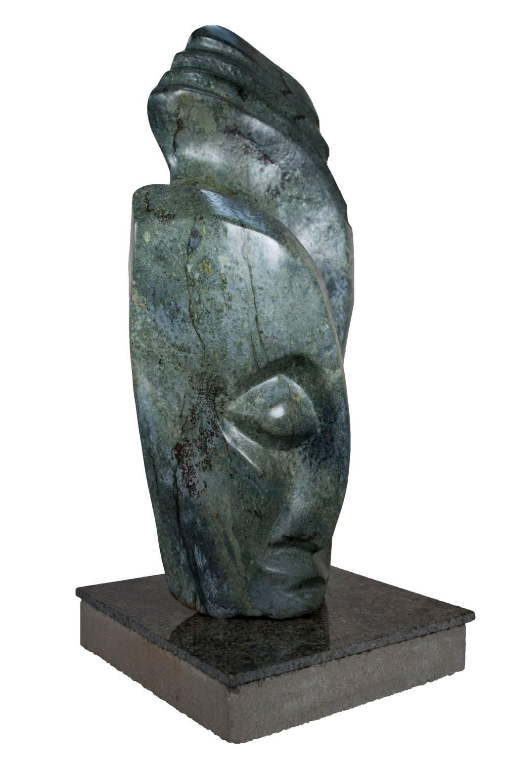 « Shona Chief », pierre serpentine sculptée signée par Chemedu Jemali en vente 8