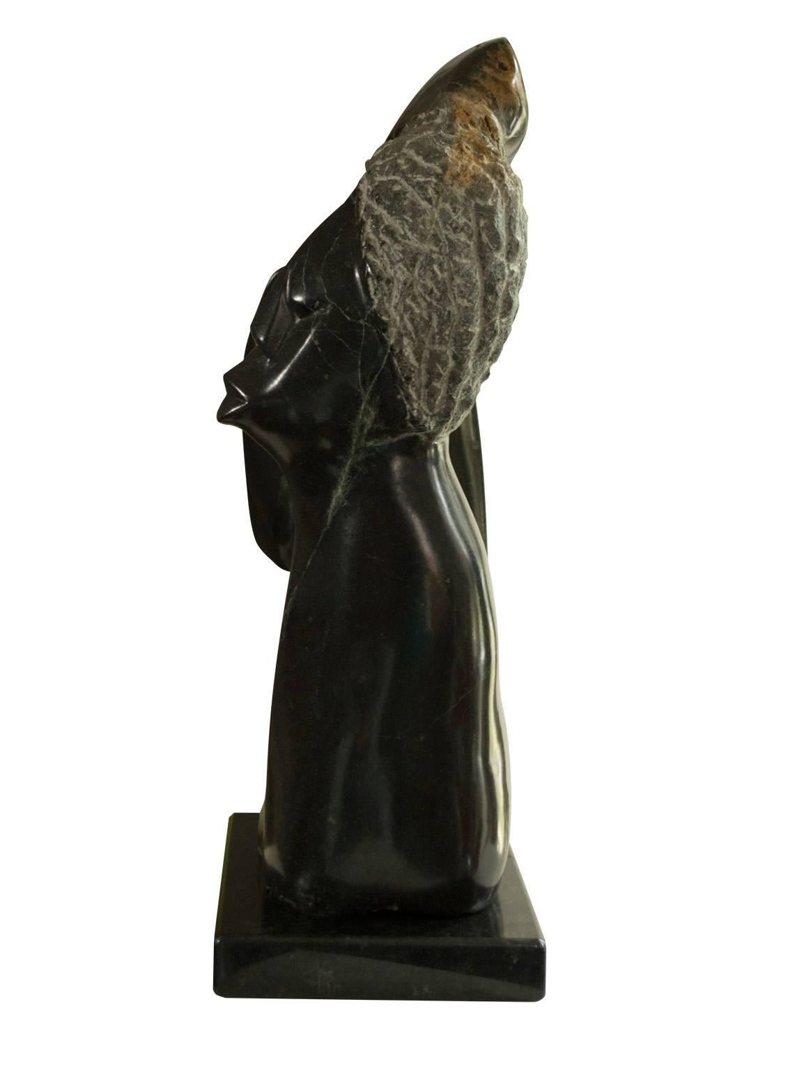 « Mermaid », pierre à ressort sculptée de Farai Darare en vente 2