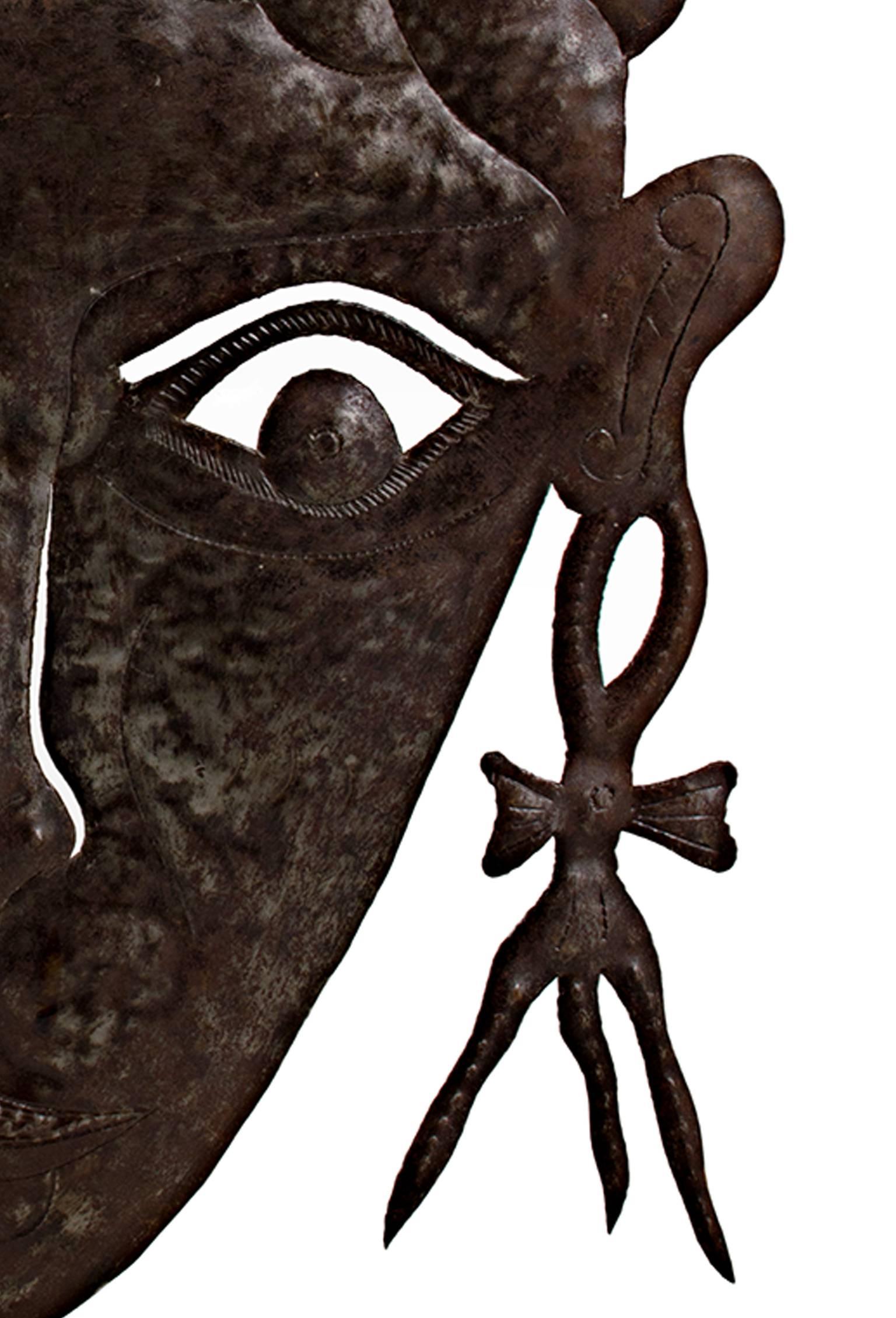 „Head of Girl mit ausgefallenen Ohrringen“, Stahl signiert von Fred Cantava (Schwarz), Figurative Sculpture, von Fred Cantave