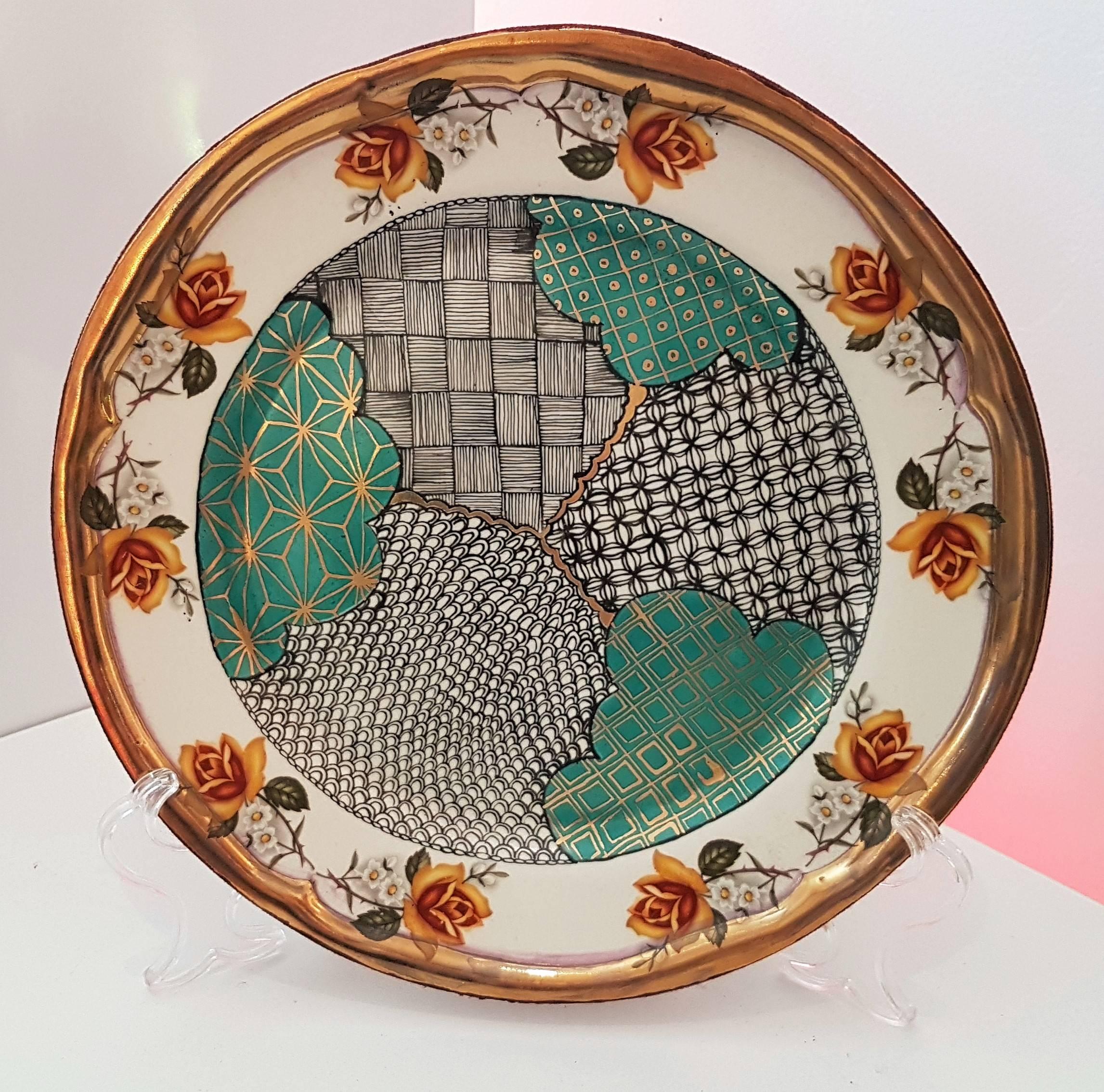 Assiette décorative en porcelaine II - Art de Melanie Sherman
