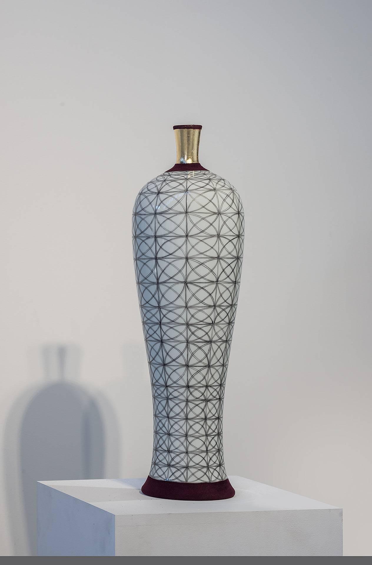 Vase « Kreis » à motif - Art de Melanie Sherman
